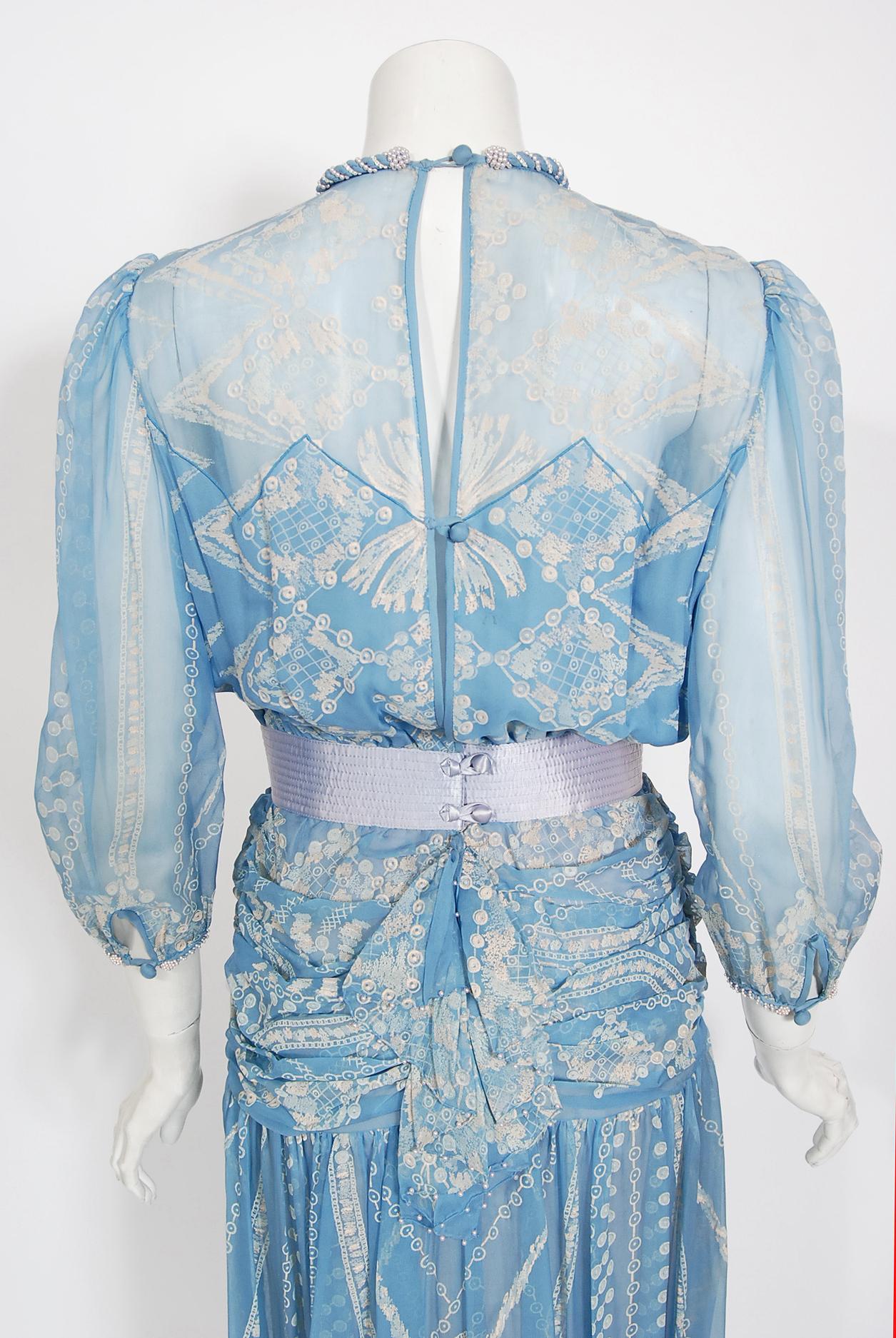 Vintage 1985 Zandra Rhodes Eisblaues perlenbesetztes handbemaltes schieres Seiden-Chiffon-Kleid 9