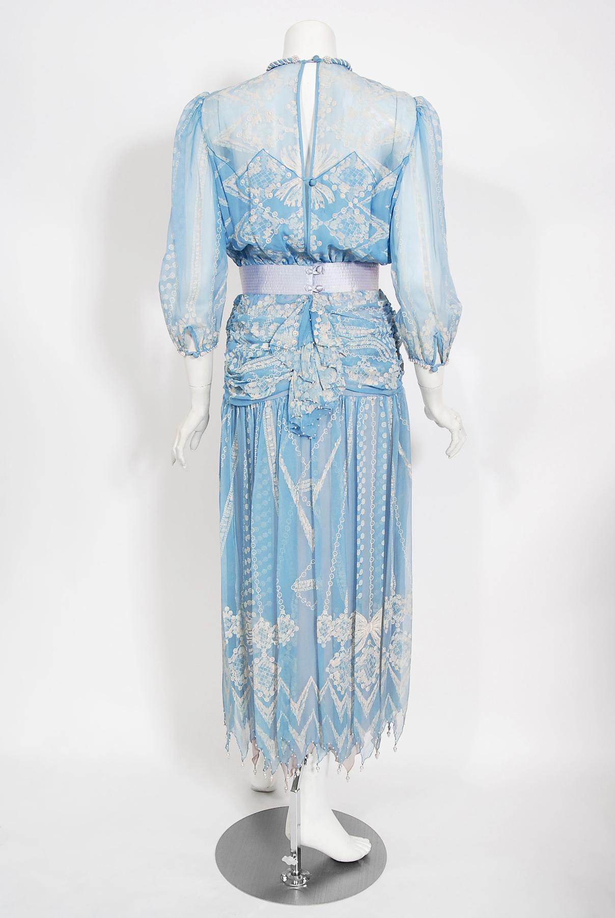 Vintage 1985 Zandra Rhodes Eisblaues perlenbesetztes handbemaltes schieres Seiden-Chiffon-Kleid 8