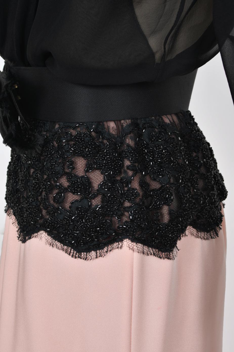 1986 Oscar de la Renta Documented Runway Black Sheer Chiffon & Pink Silk Gown For Sale 3