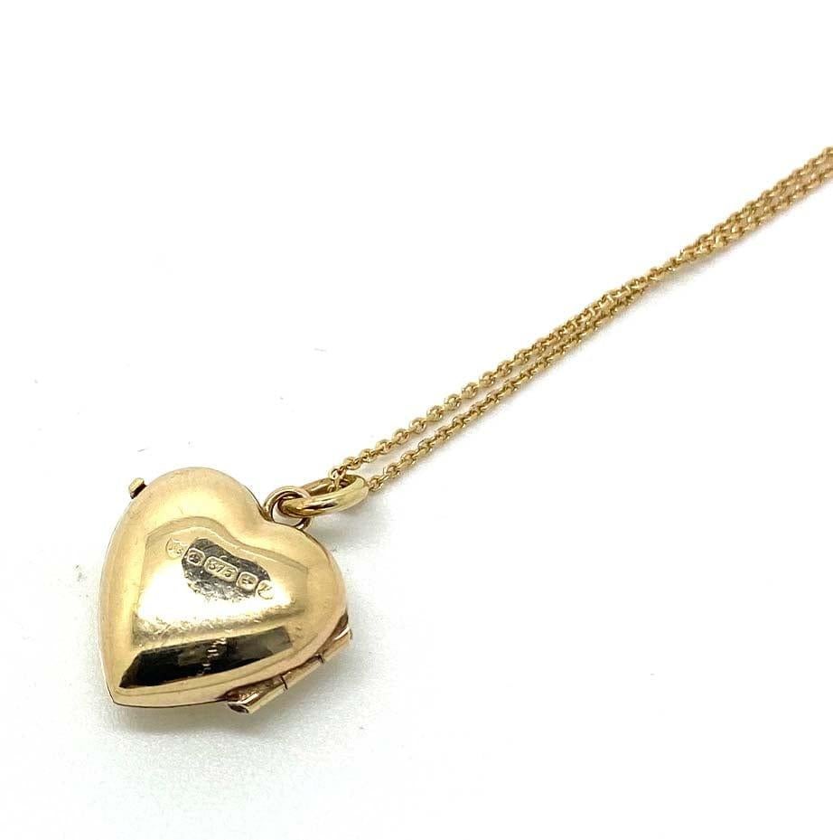 Victorian Vintage 1986 Small English 9ct Gold Heart Locket Necklace For Sale