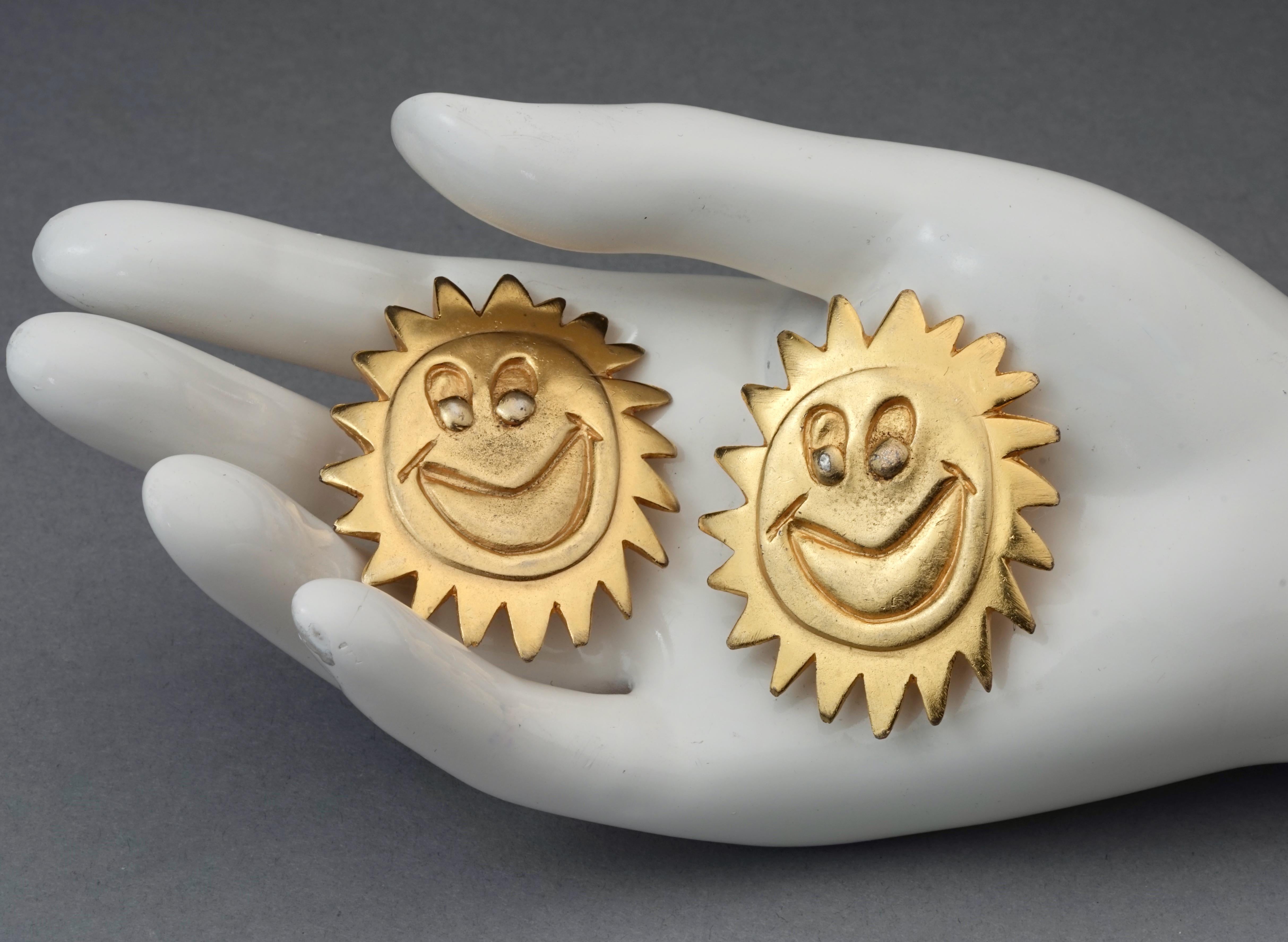 Vintage 1987 BILLY BOY SURREAL Bijoux Smiley Sun Face Earrings For Sale 2