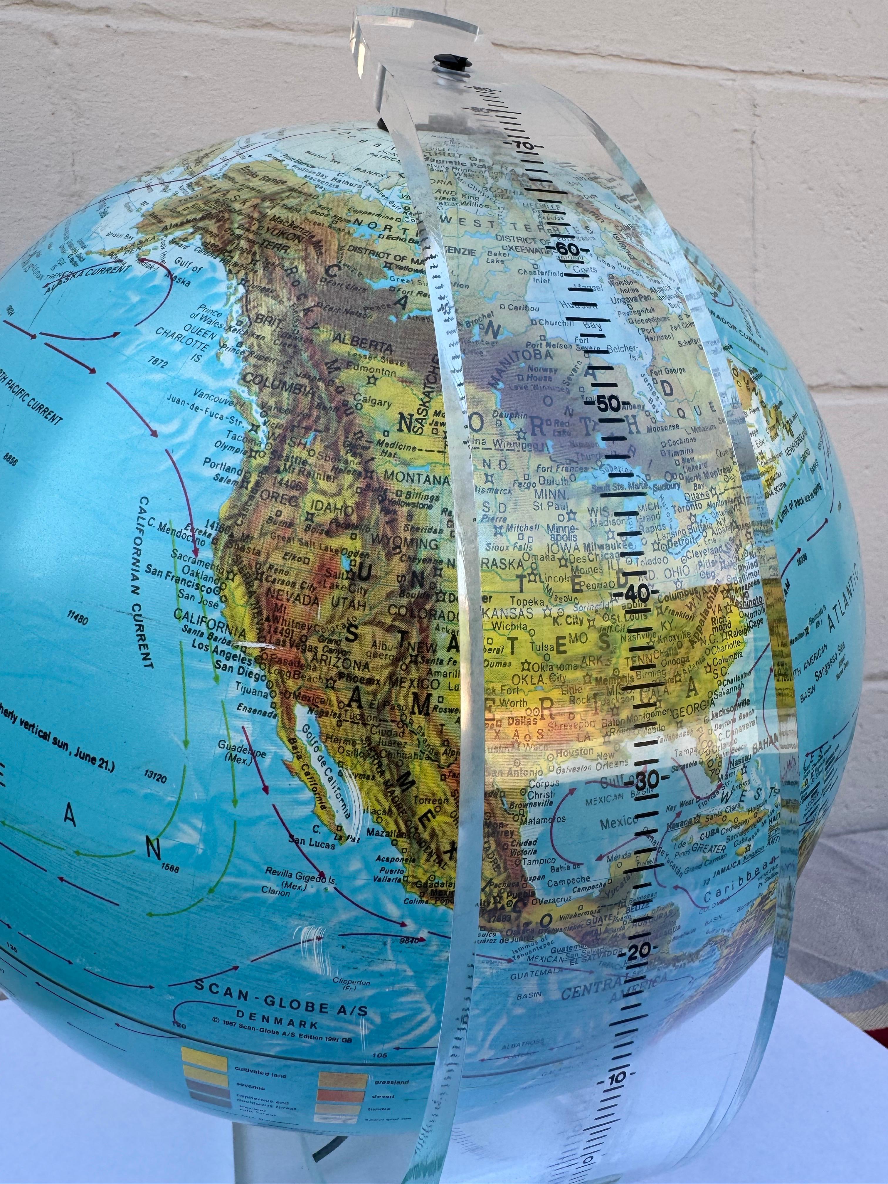Danese Globo illuminato Scan-Globe del 1987 su base di lucite, Danimarca in vendita