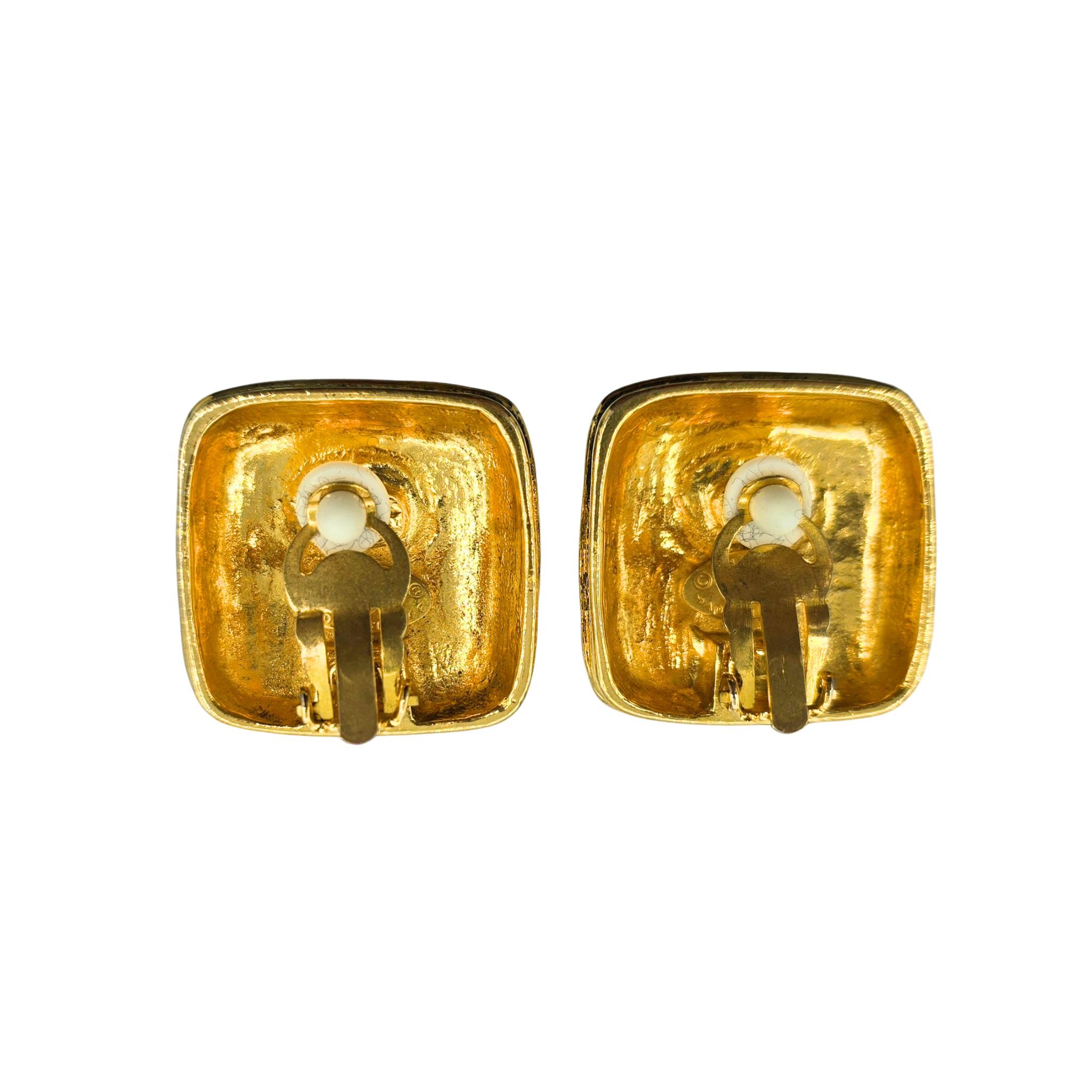 Women's Vintage 1988 Chanel CC Quilted Square 24k Gold Plated CC Clip-on Earrings