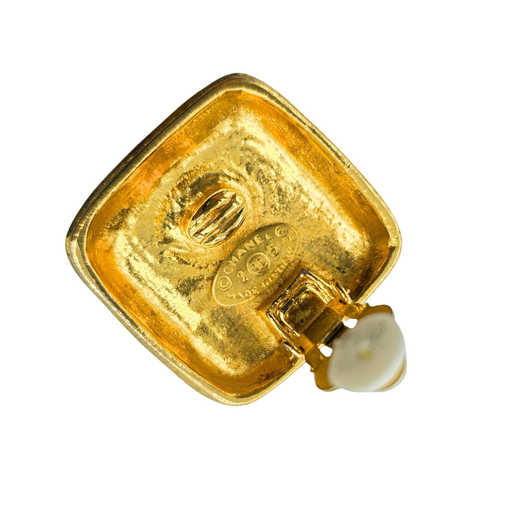 Vintage 1988 Chanel CC Quilted Square 24k Gold Plated CC Clip-on Earrings 2