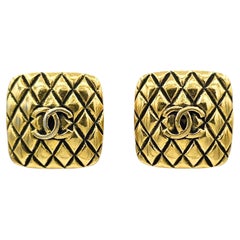 Vintage 1988 Chanel CC Quilted Square 24k Gold Plated CC Clip-on Earrings 