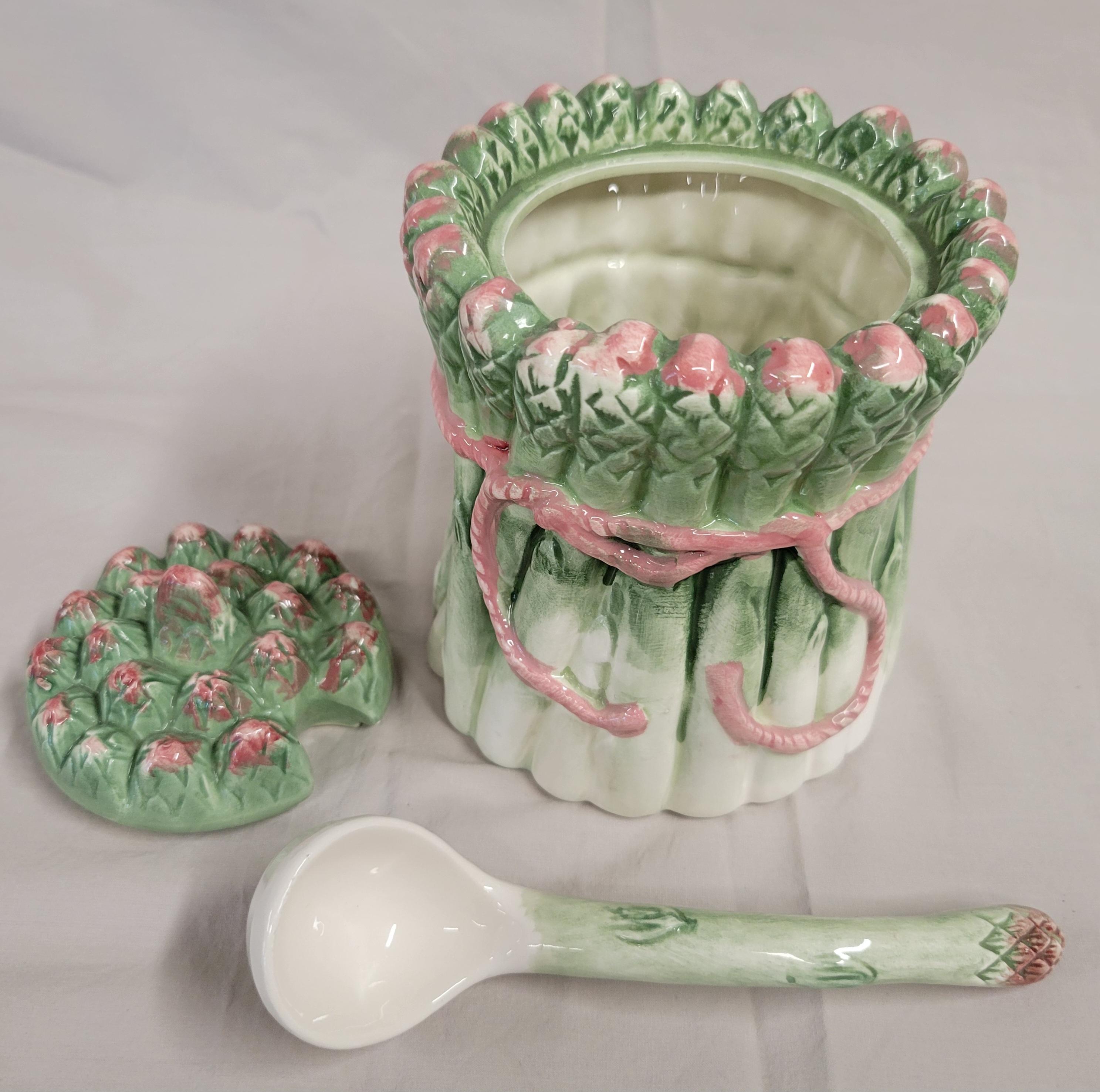 Artisanat Vintage 1988 Haldon Group of Asparagus Dish With Lid and Spoon for Hollandaise Cuillère à asperges avec couvercle en vente