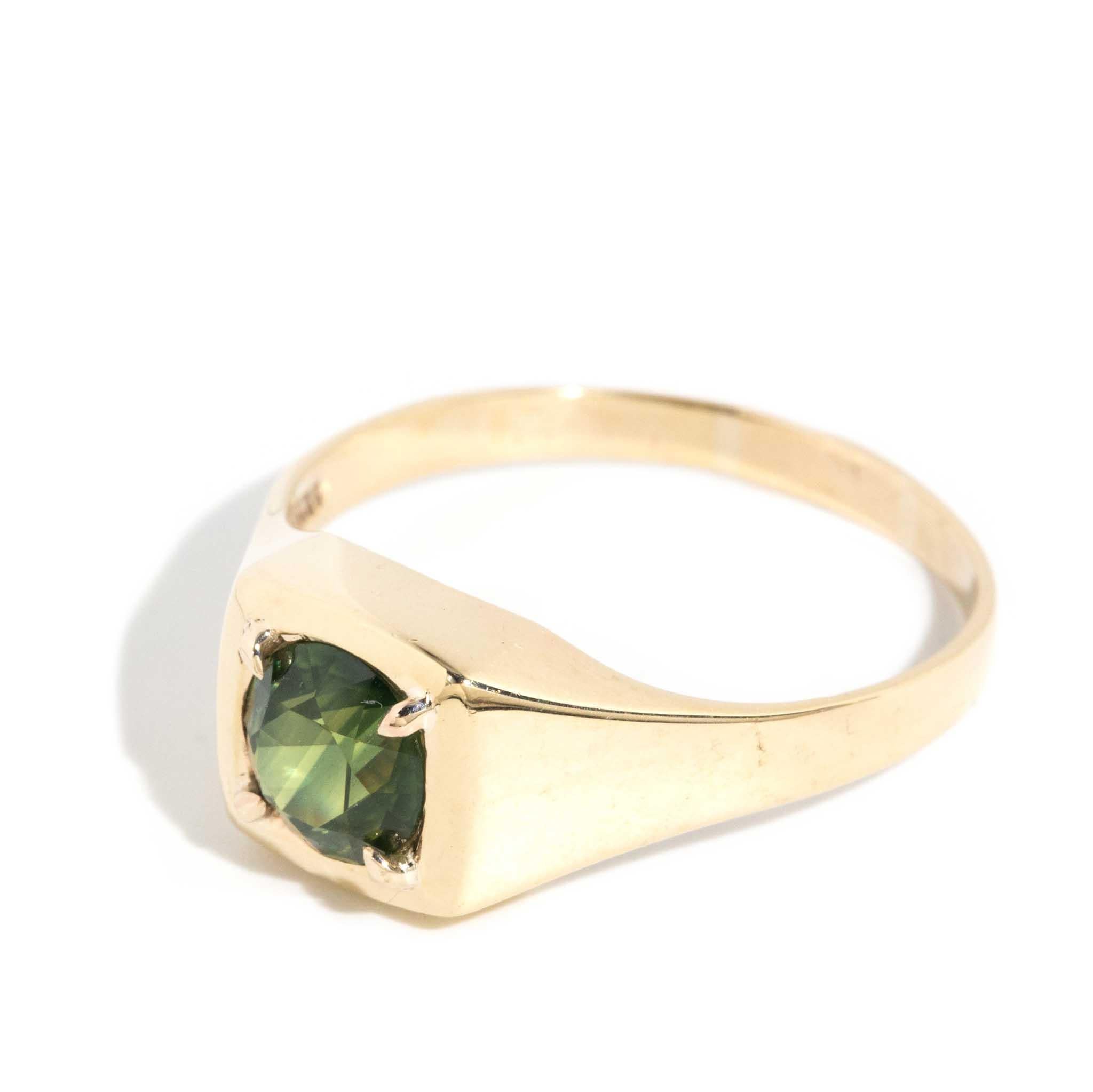 Round Cut Vintage 1989 1.99 Carat Green Sapphire Ring 9 Carat Gold