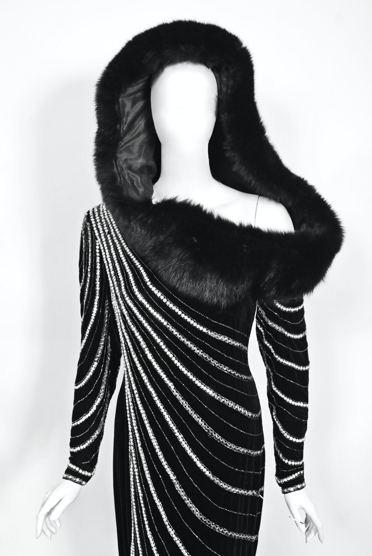 Vintage 1989 Bob Mackie Couture Beaded Velvet and Fox-Fur Hooded Hourglass Gown In Good Condition In Beverly Hills, CA