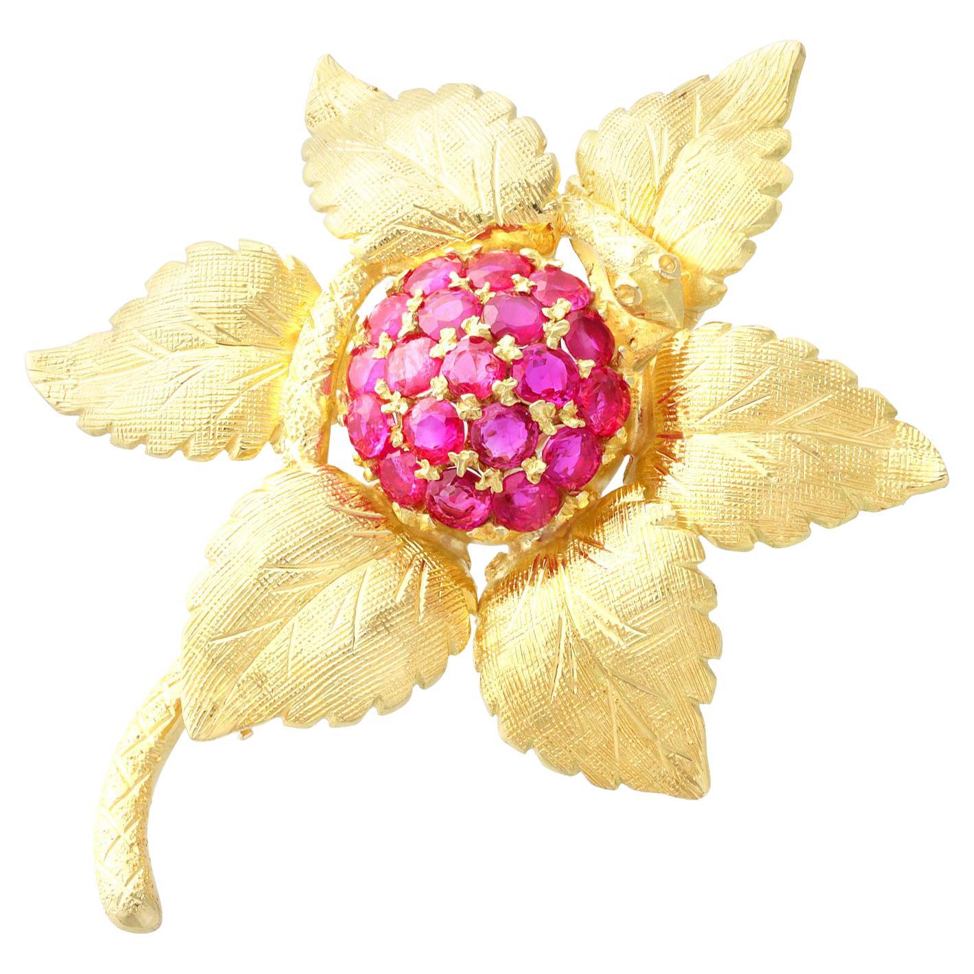 Vintage 1990 1.83 Carat Burmese Ruby and Yellow Gold Brooch For Sale