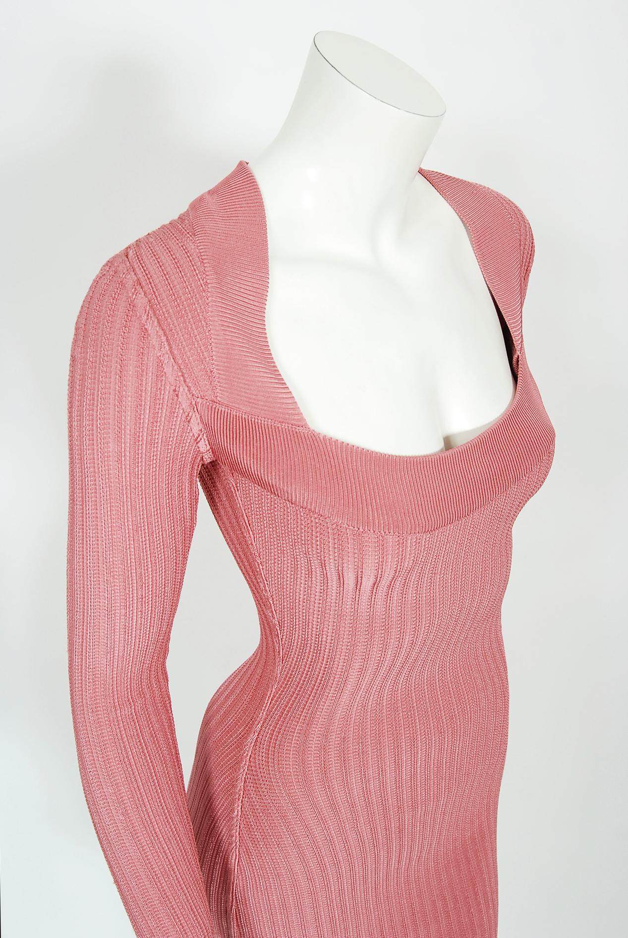 Vintage 1990 Azzedine Alaia Blush-Pink Ribbed Knit Long Sleeve Bodycon Dress For Sale 3