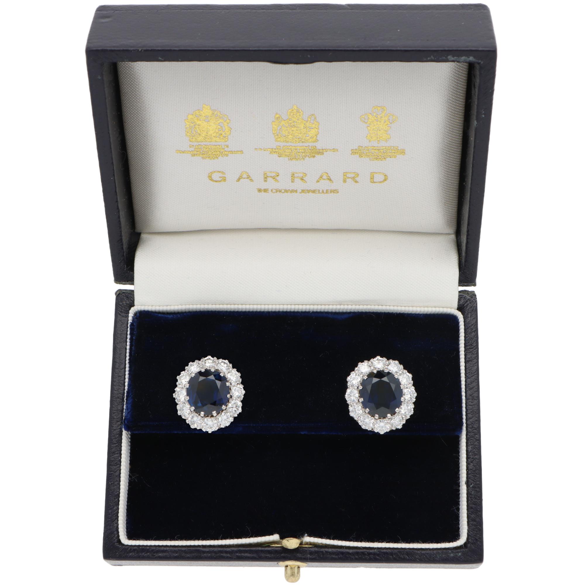 Vintage 1990 Garrard Saphir und Diamant-Cluster-Ohrringe im Angebot 1