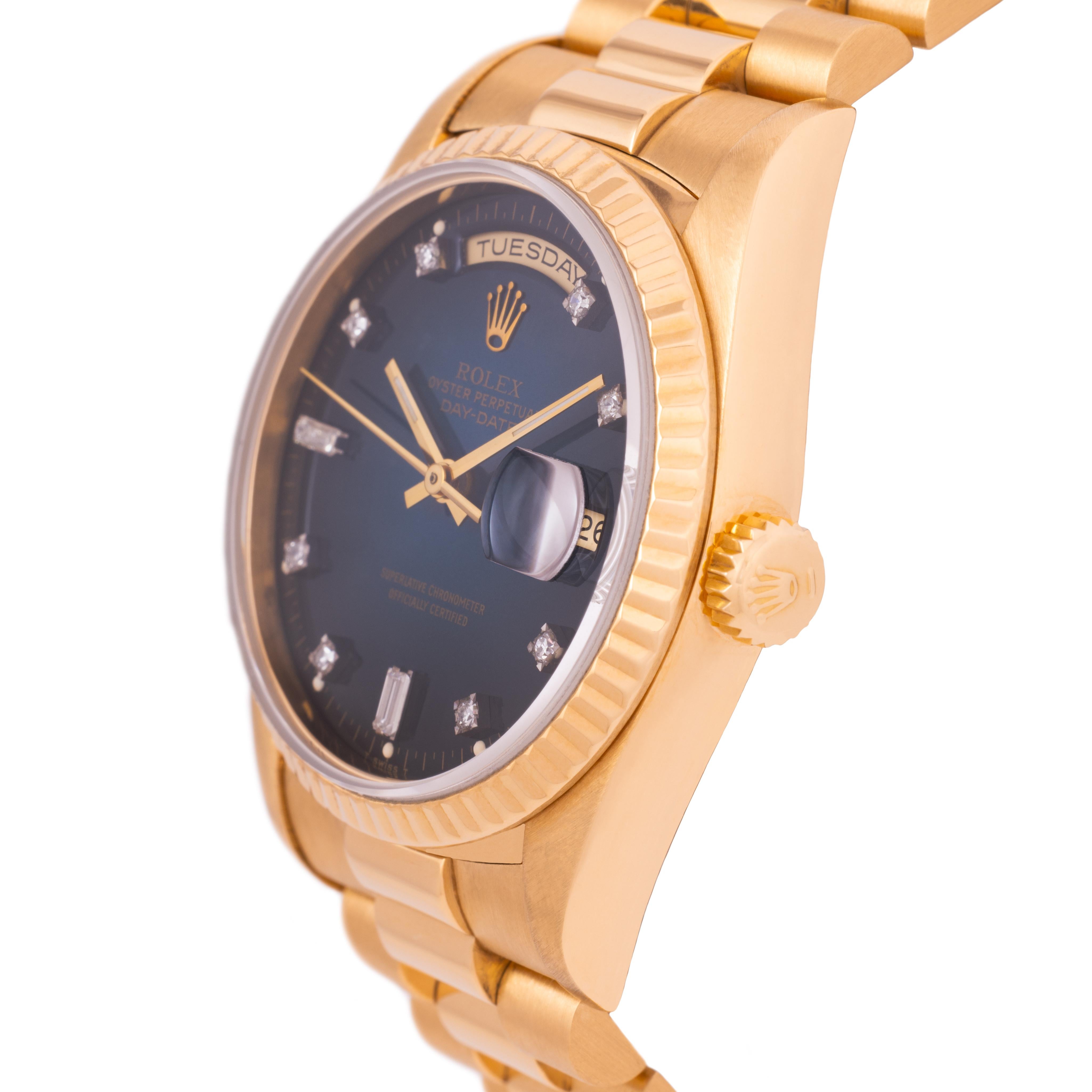 Vintage 1990 Rolex Day Date 18 Karat Modell 18238 mit seltenen blauen Vignette Zifferblatt im Zustand „Gut“ in New York, NY