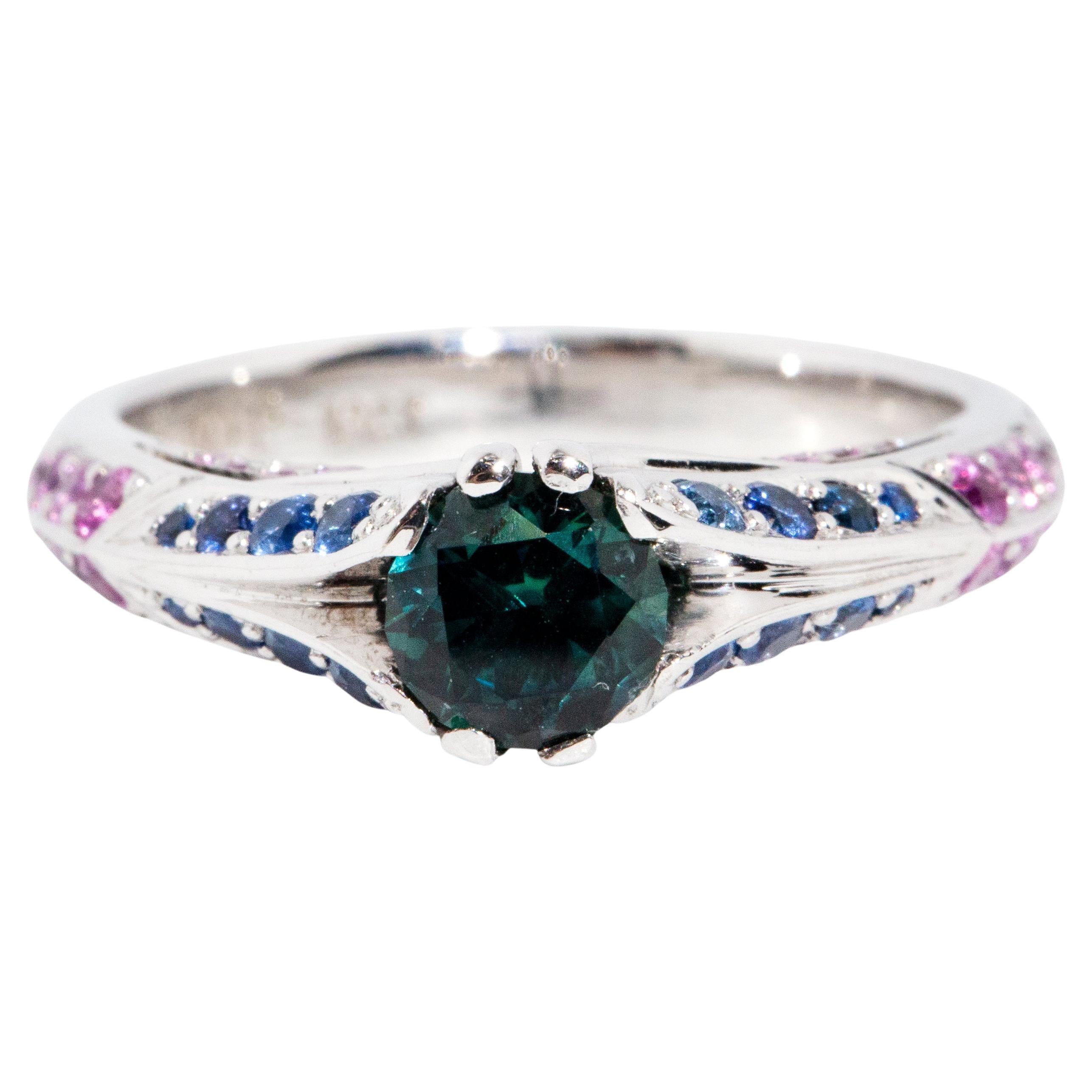 Vintage 1990s 0.87 Carat Teal Pink & Blue Sapphire Ring 18 Carat White Gold For Sale