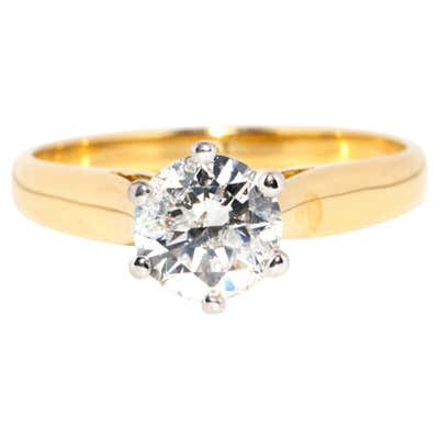 0.60 Carat Diamond Band Ring 18 Karat Yellow Gold For Sale at 1stDibs