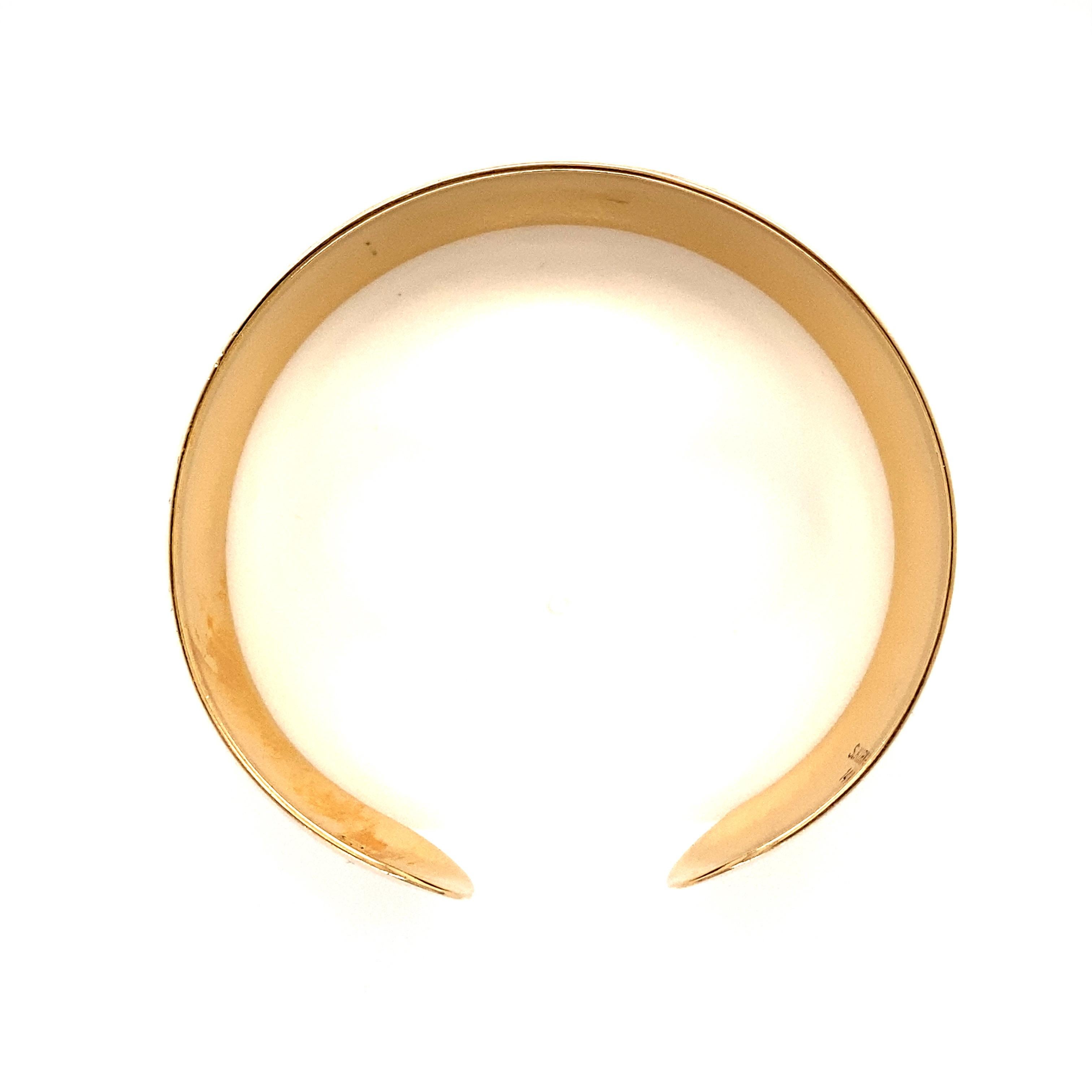 Bracelet manchette large vintage gravé à la main en or jaune 14 carats, années 1990 Pour femmes en vente