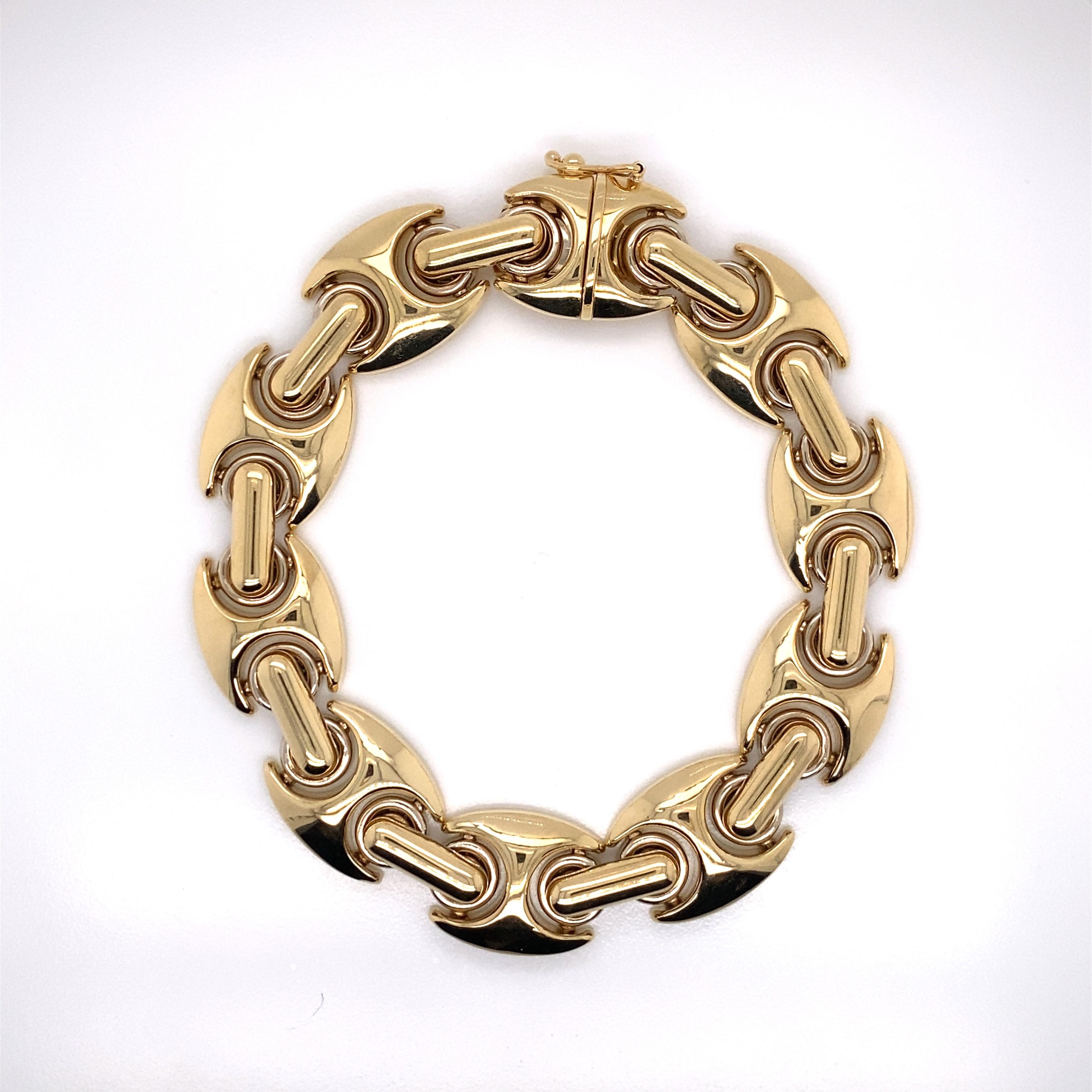 Vintage 1990's 14k Yellow Gold Italian Made Wide Link Bracelet In New Condition For Sale In Boston, MA