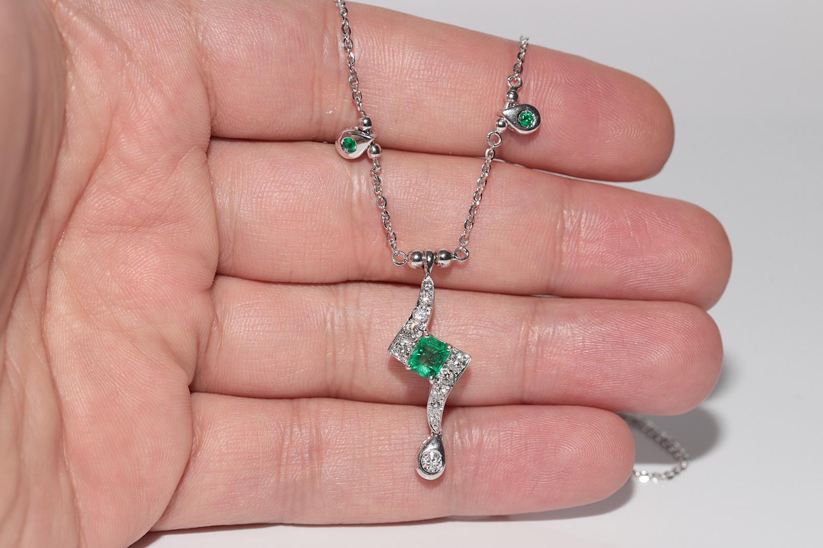 Vintage 1990er Jahre 18 Karat Gold Natürlicher Diamant und Smaragd Dekorierte Halskette im Zustand „Gut“ im Angebot in Fatih/İstanbul, 34