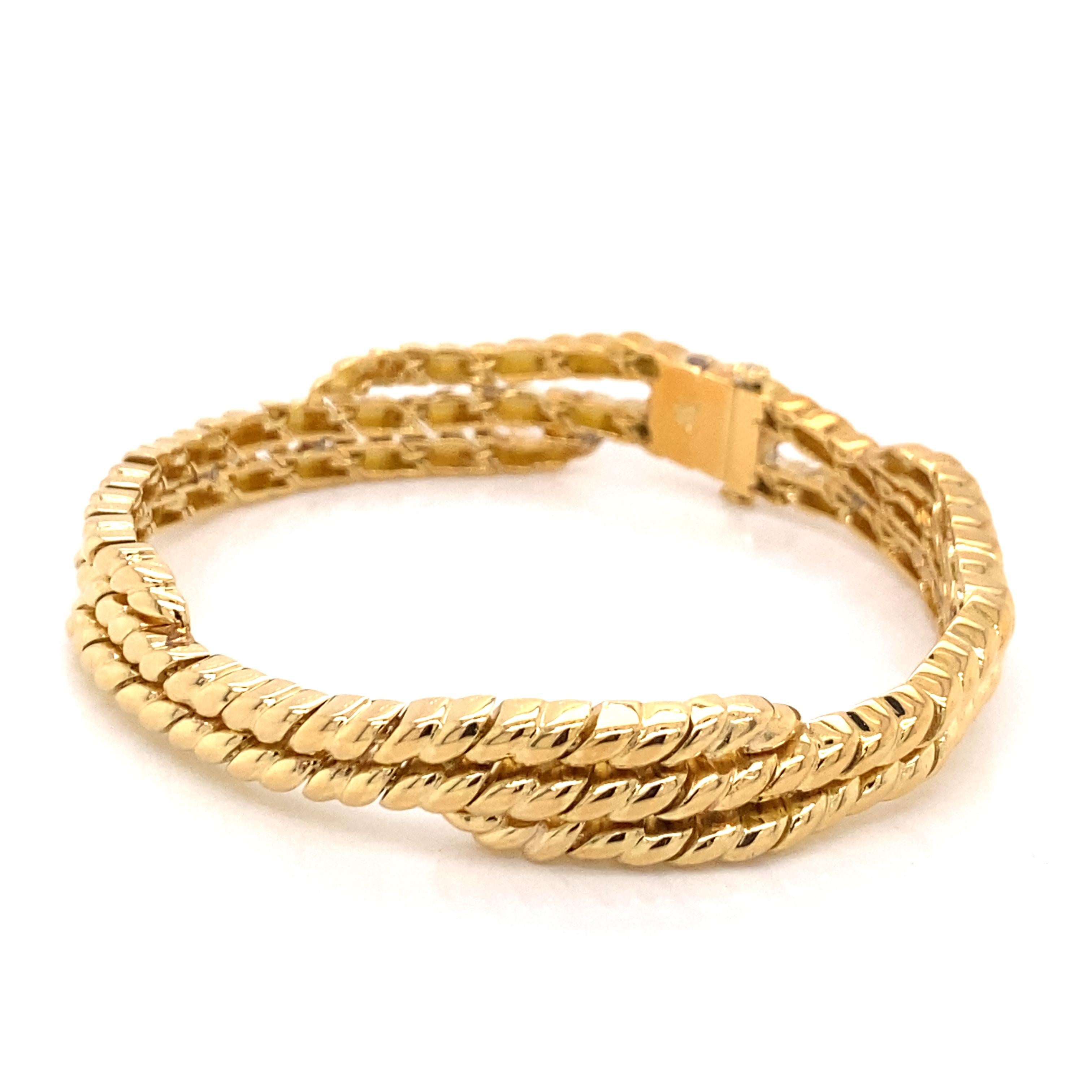 Vintage 1990er Jahre 18 Karat Gelbgold 2-3 Reihen Croissant Gliederarmband Damen im Angebot