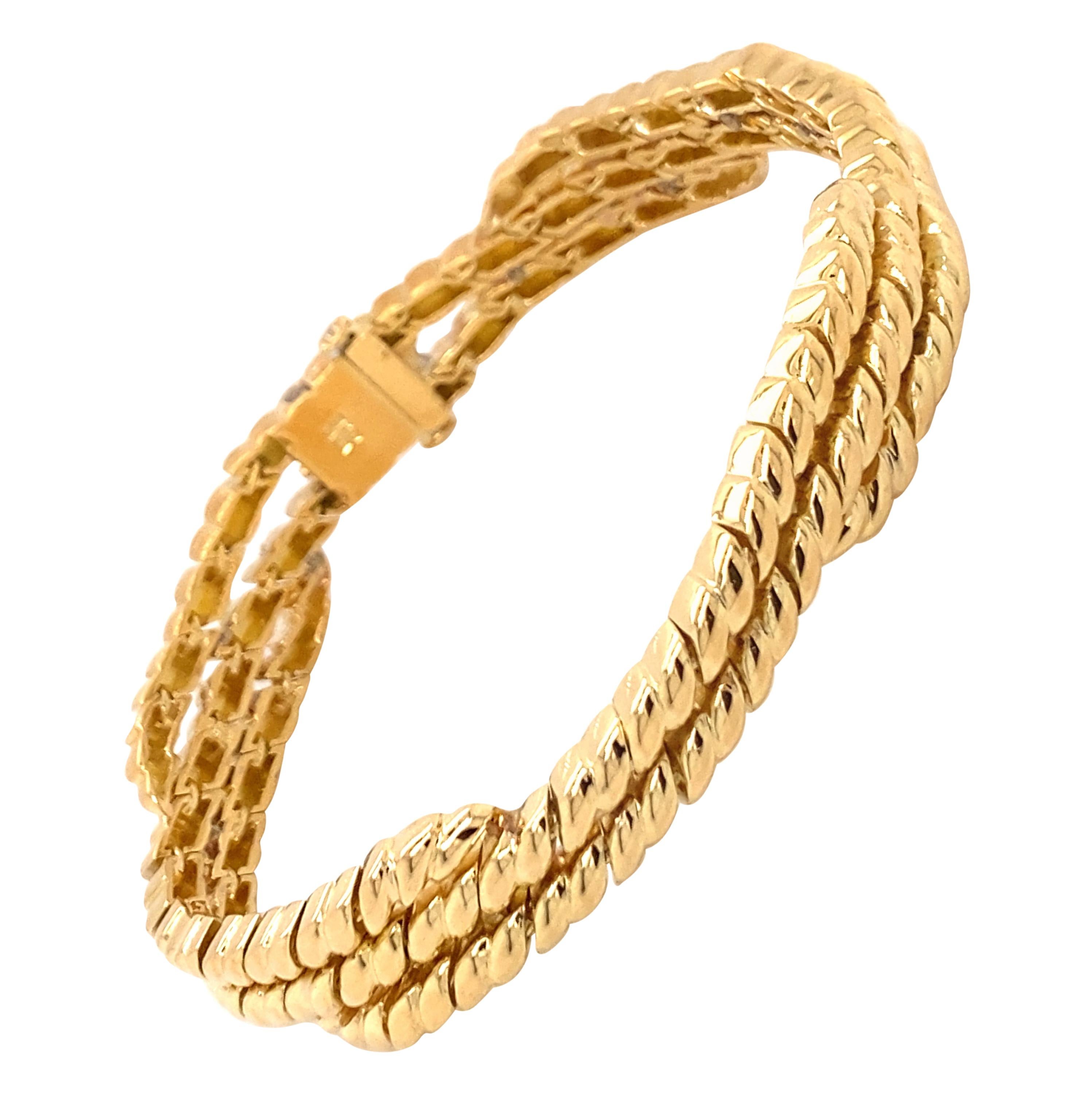 Vintage 1990's 18K Yellow Gold 2-3 Row Croissant Link Bracelet For Sale