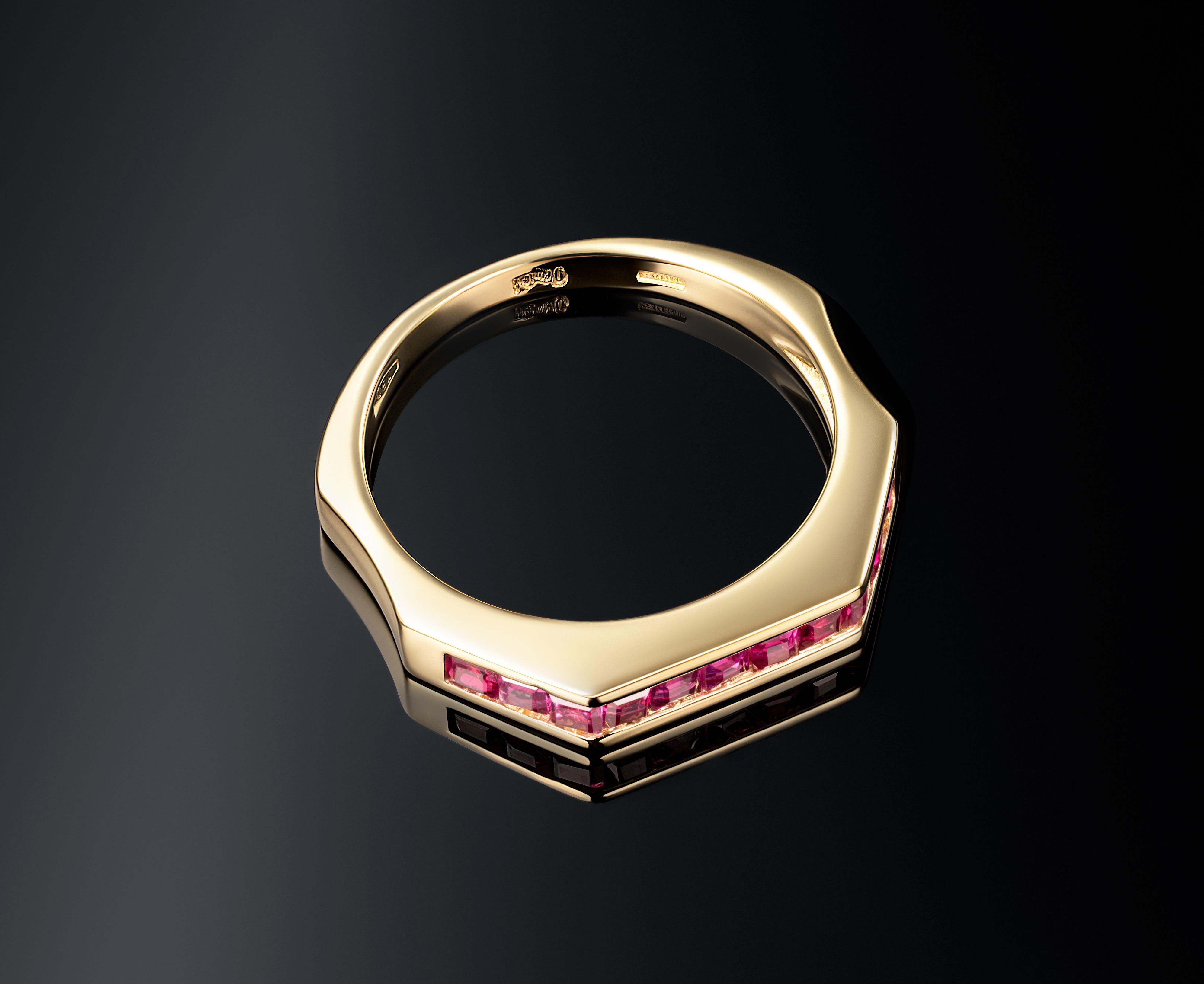 Art Deco Vintage 1990's 18k Yellow Gold and Ruby Ring For Sale