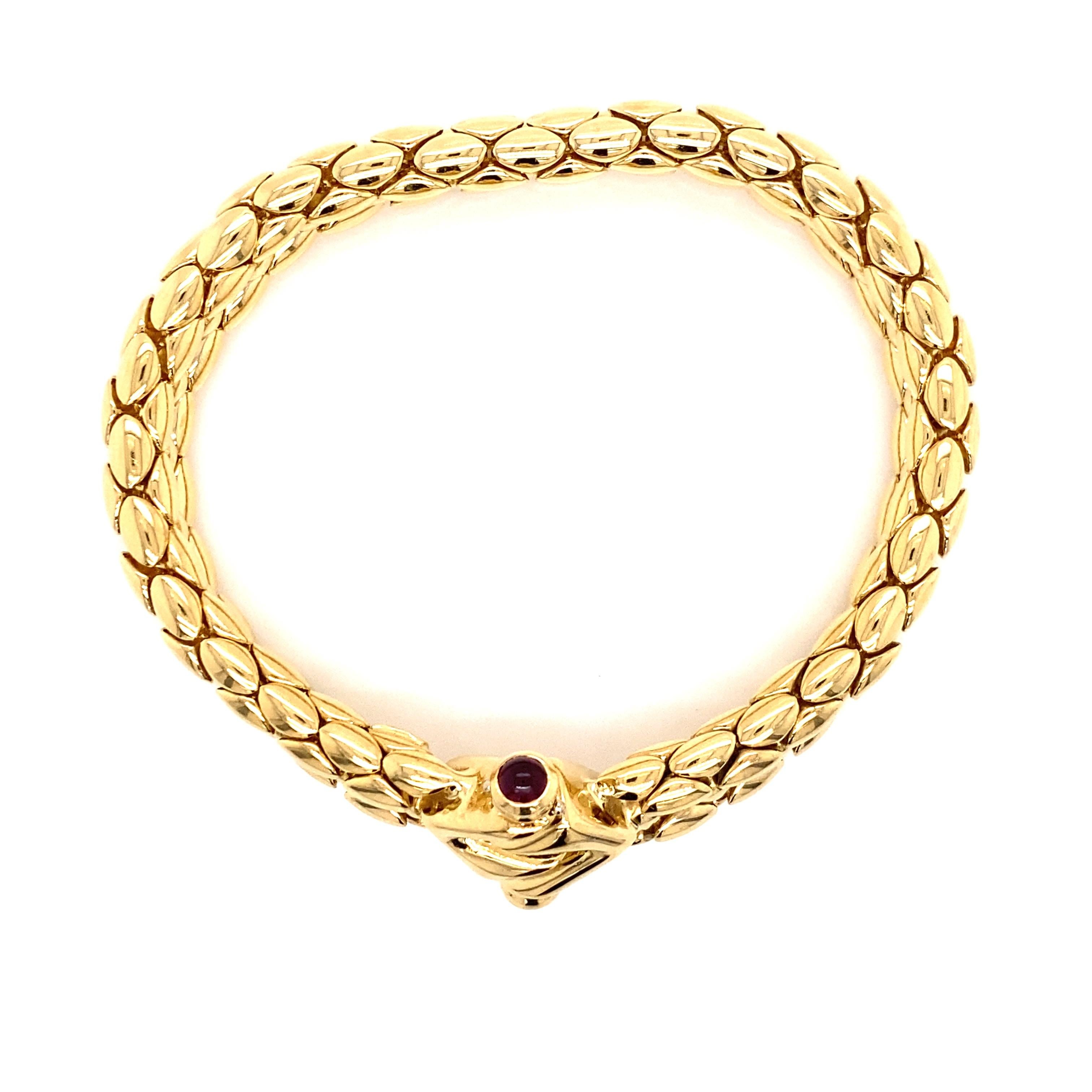 Modern Vintage 1990's 18k Yellow Gold Italian Made Snake Skin Design Bracelet For Sale