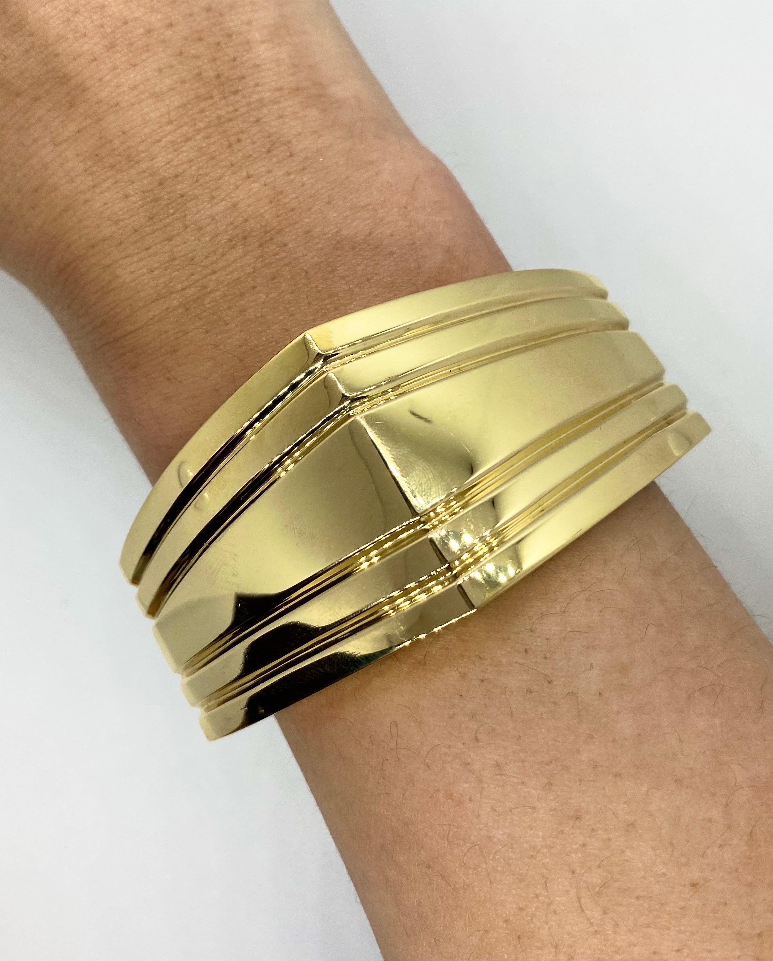 Vintage 1990’s 18k Yellow Gold Wide Angular Cuff Bangle For Sale 2