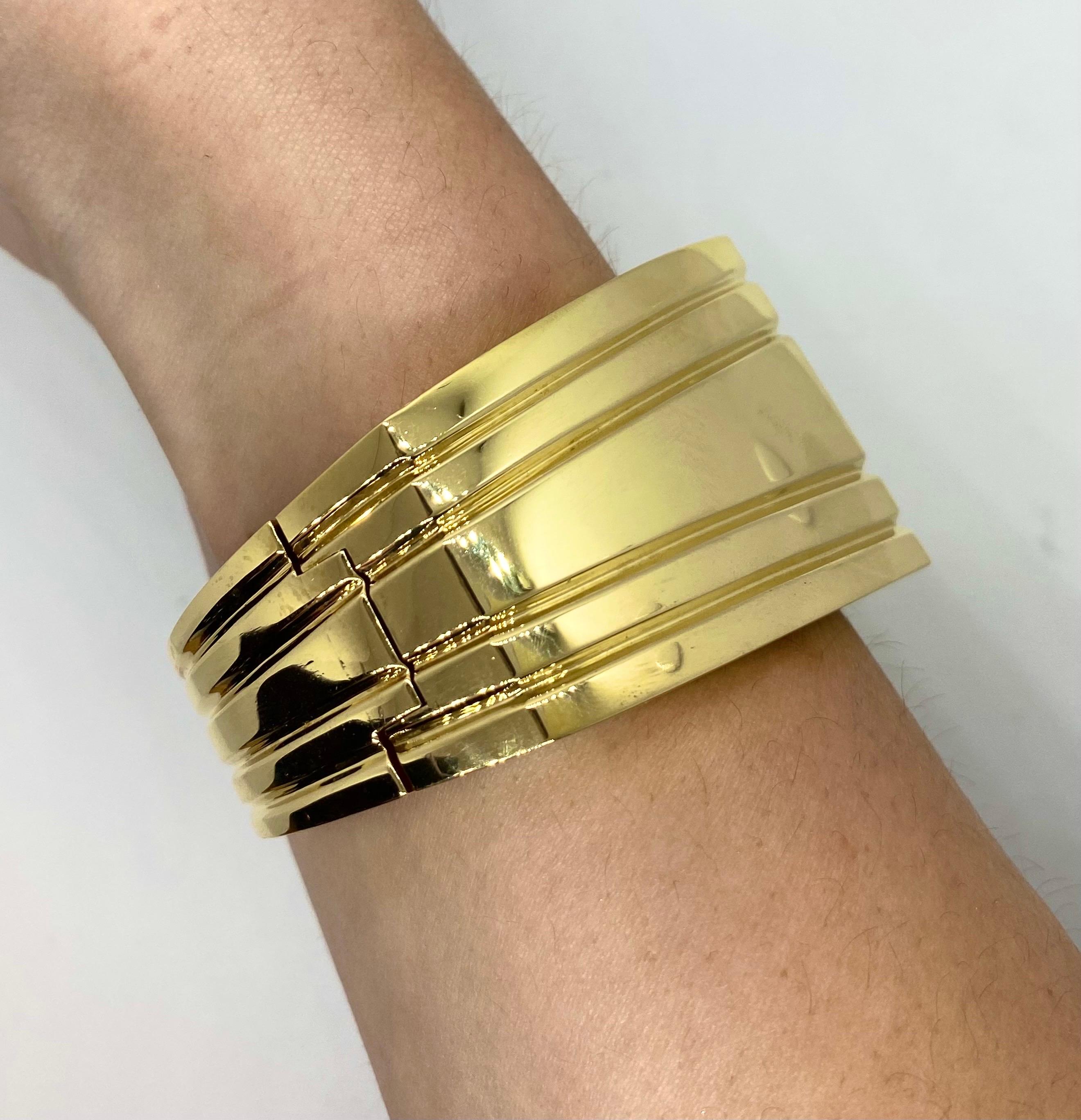Vintage 1990’s 18k Yellow Gold Wide Angular Cuff Bangle For Sale 3