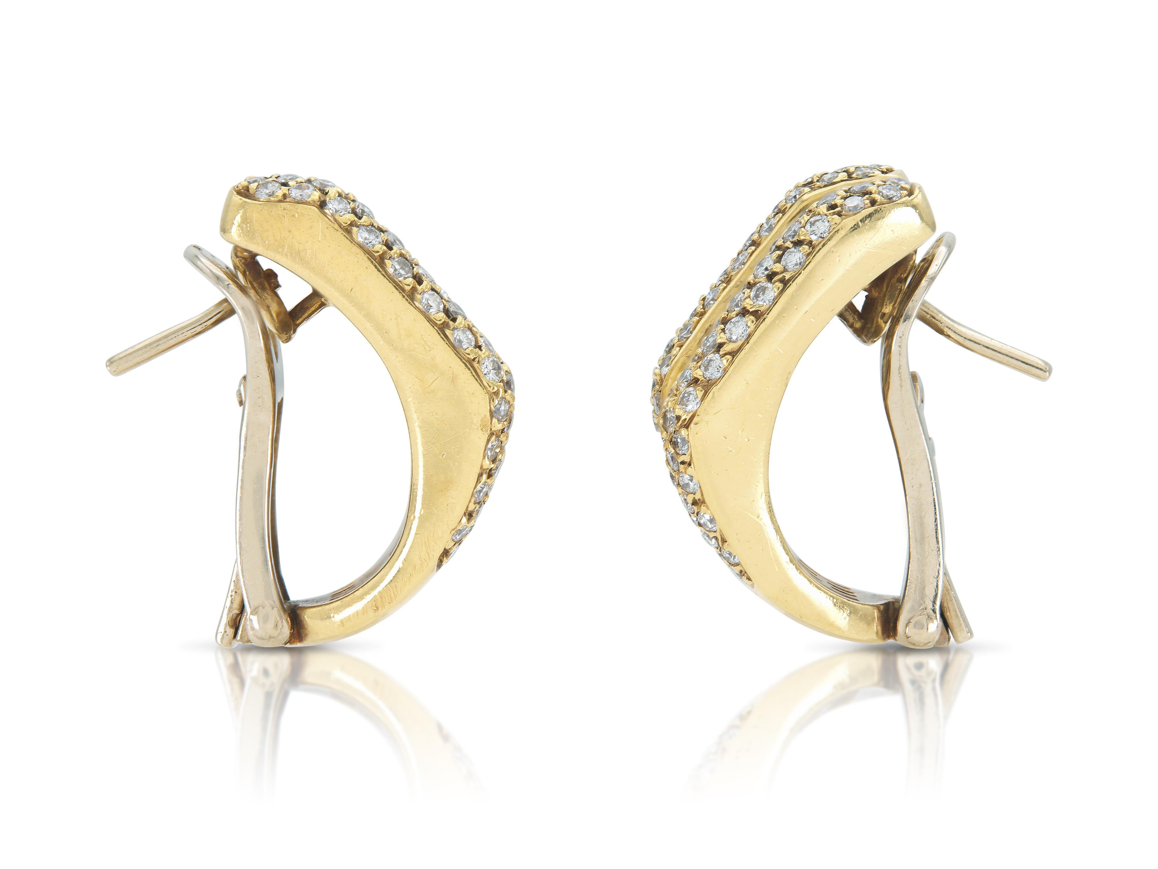 Round Cut Vintage 1990s 5.00 Carat Diamond and Gold Earrings For Sale