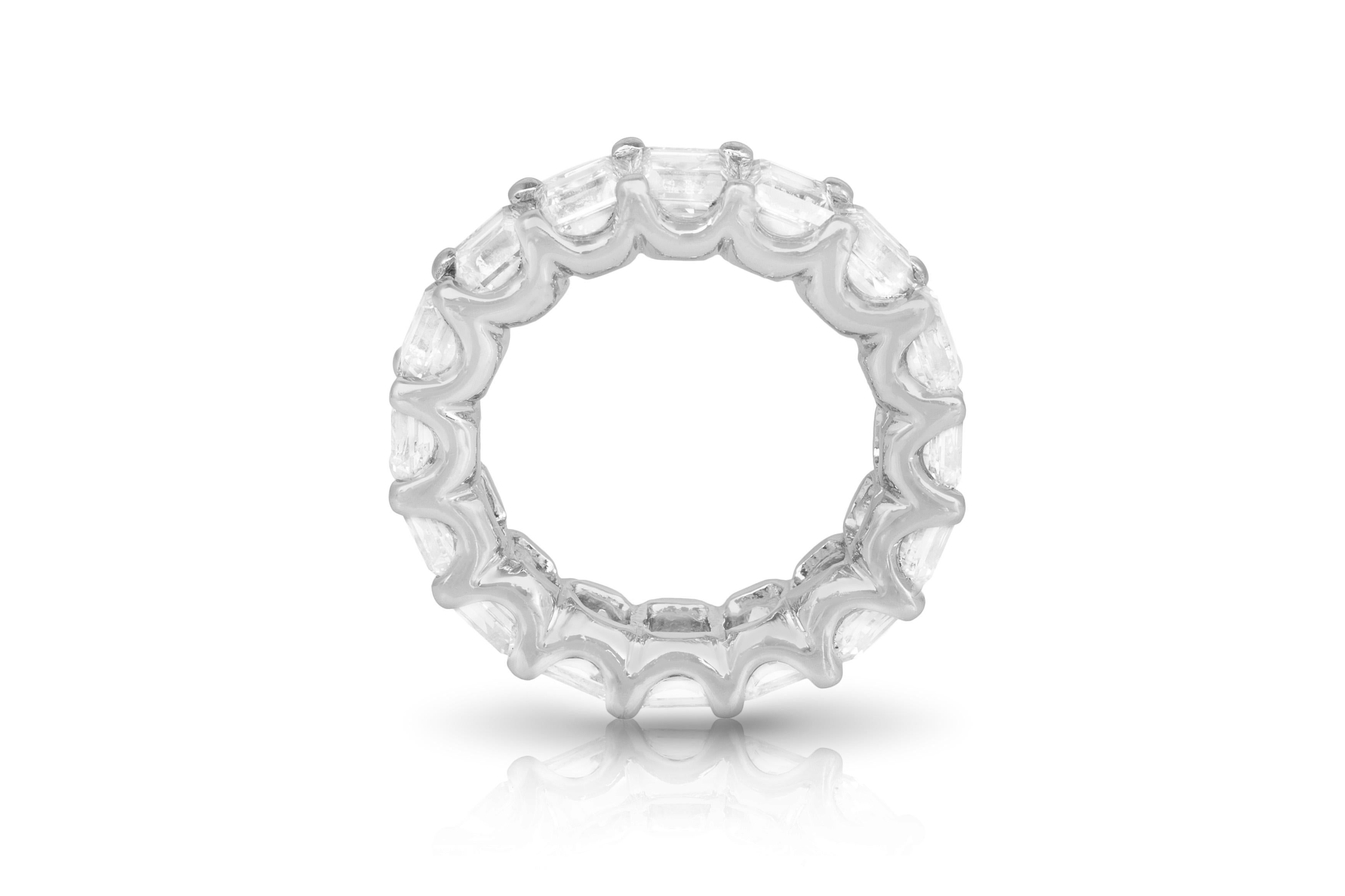 Taille Asscher Vintage 1990 7.09 Carat Asscher Cut Diamonds Eternity Band en vente
