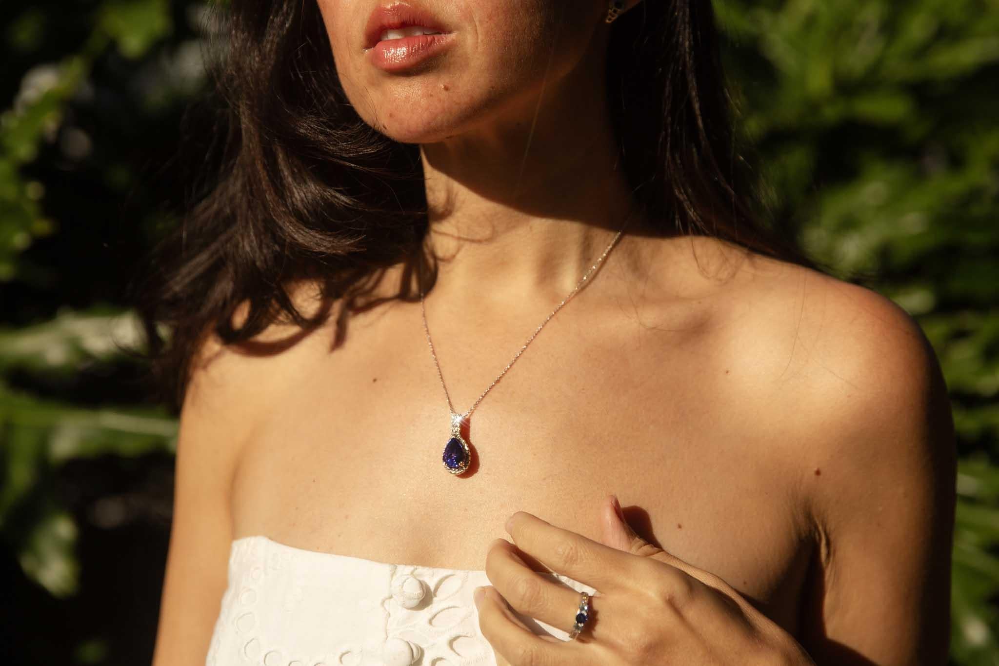 Vintage 1990s 7.1 Carat Purplish Blue Tanzanite & Diamond Pendant 14 Carat Gold 4