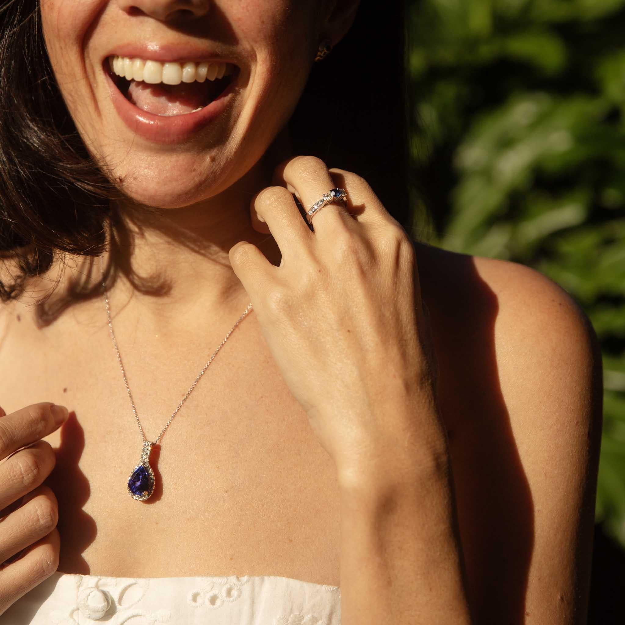 Vintage 1990s 7.1 Carat Purplish Blue Tanzanite & Diamond Pendant 14 Carat Gold 2