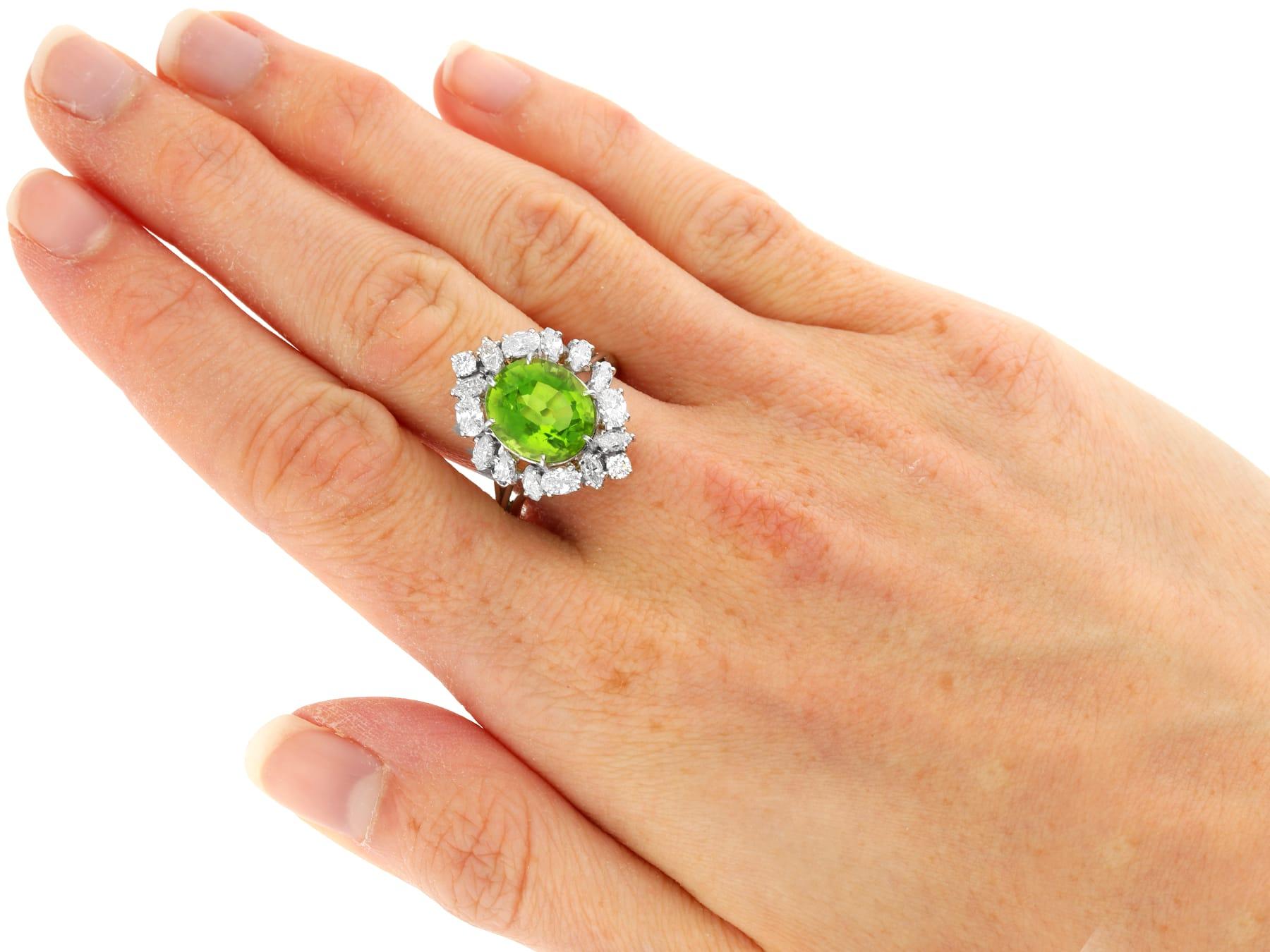 Vintage 1990s 7.20ct Peridot and 2.35ct Diamond, Platinum Dress Ring For Sale 2