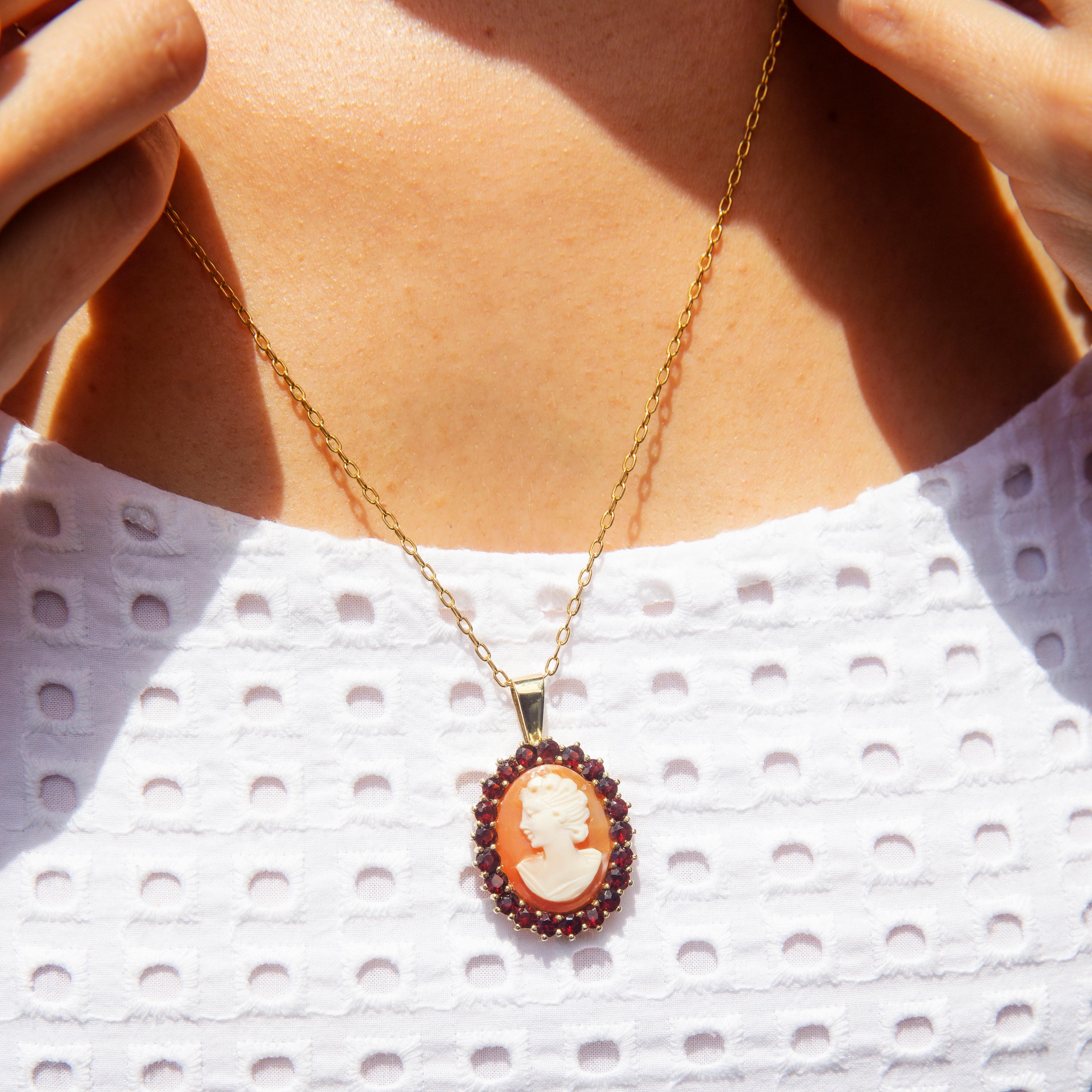Round Cut Vintage 1990s 8 Carat Gold Garnet Cameo Pendant and 9 Carat Yellow Gold Chain