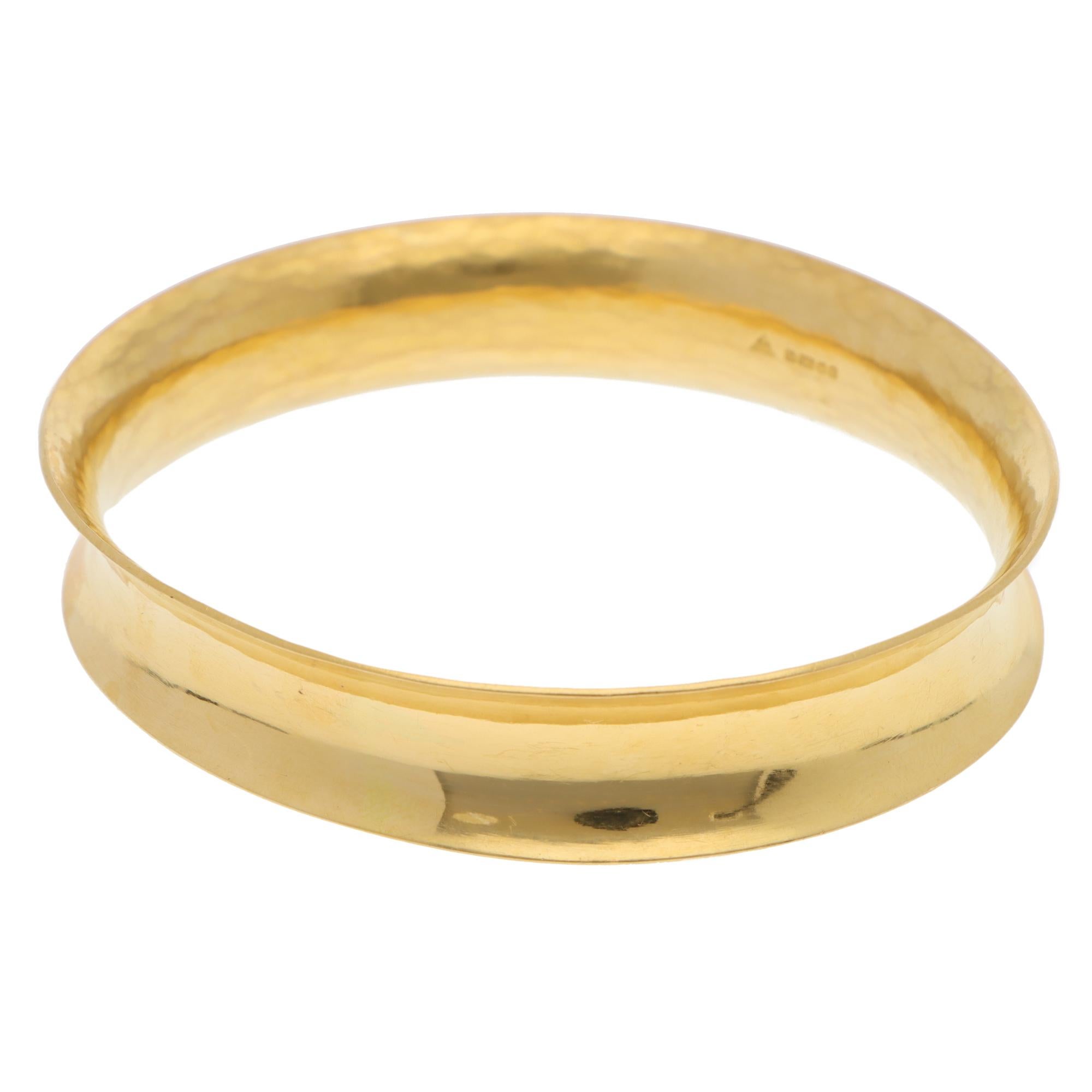 Bracelet jonc concave vintage des années 1990 en or jaune 22 carats Bon état - En vente à London, GB