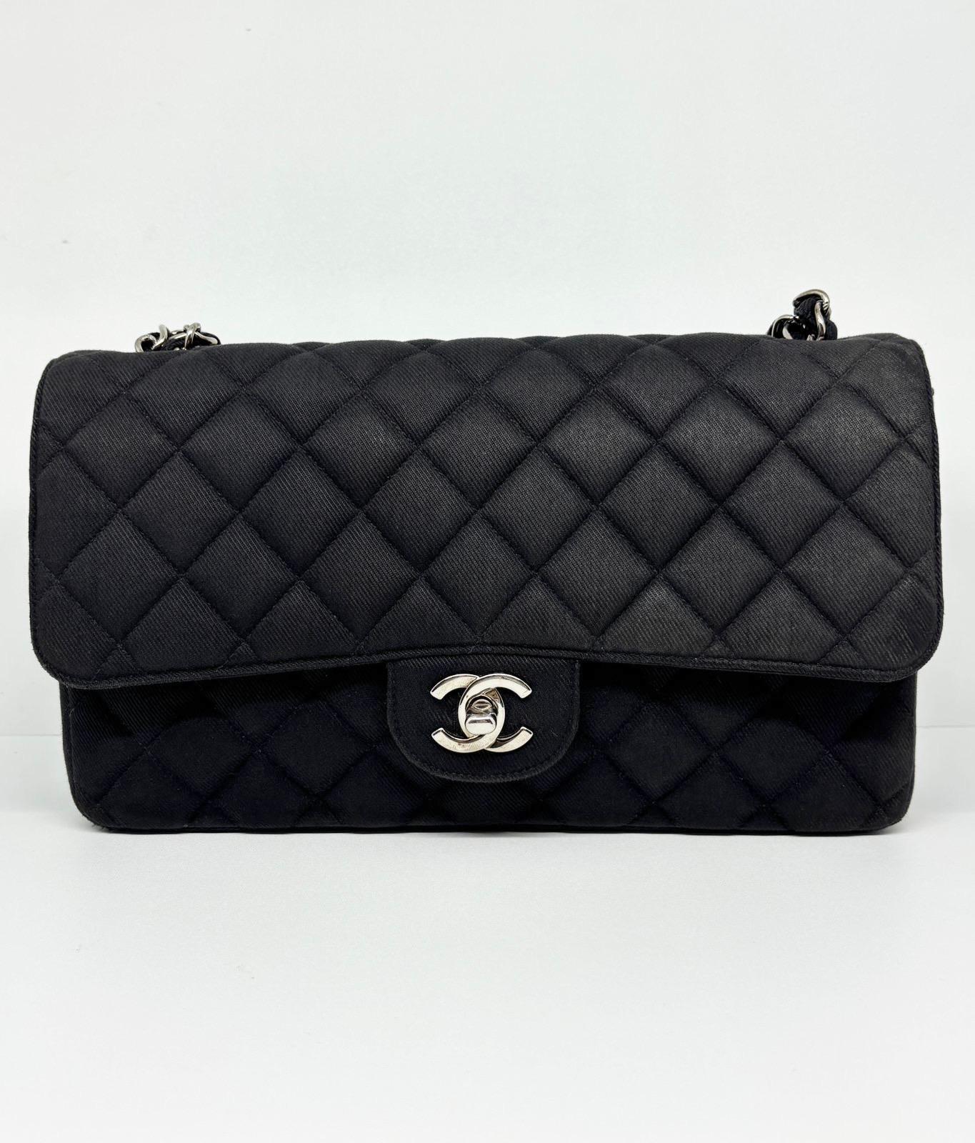 Vintage 1990s Black Canvas Quilted Classic Medium Shoulder Single Flap Bag For Sale 11