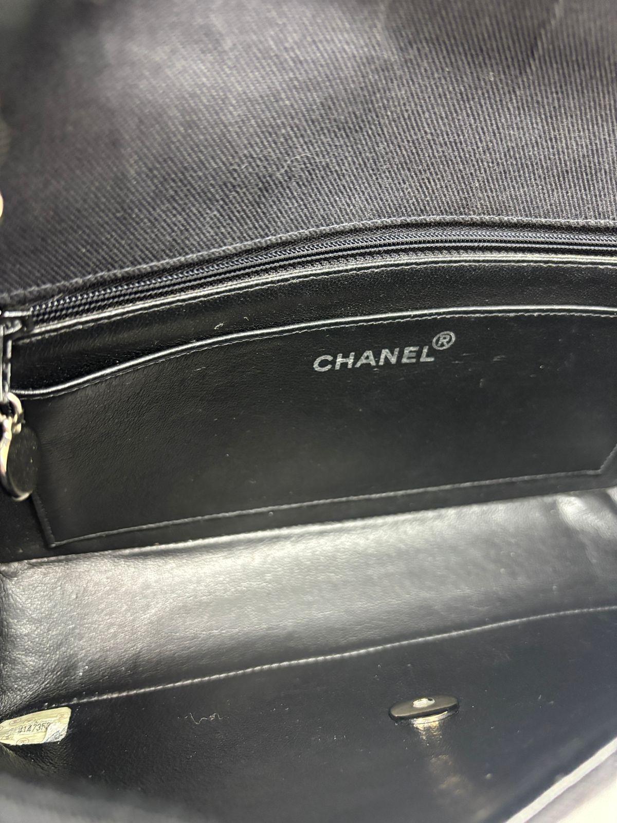 Vintage 1990s Black Canvas Quilted Classic Medium Shoulder Single Flap Bag For Sale 12