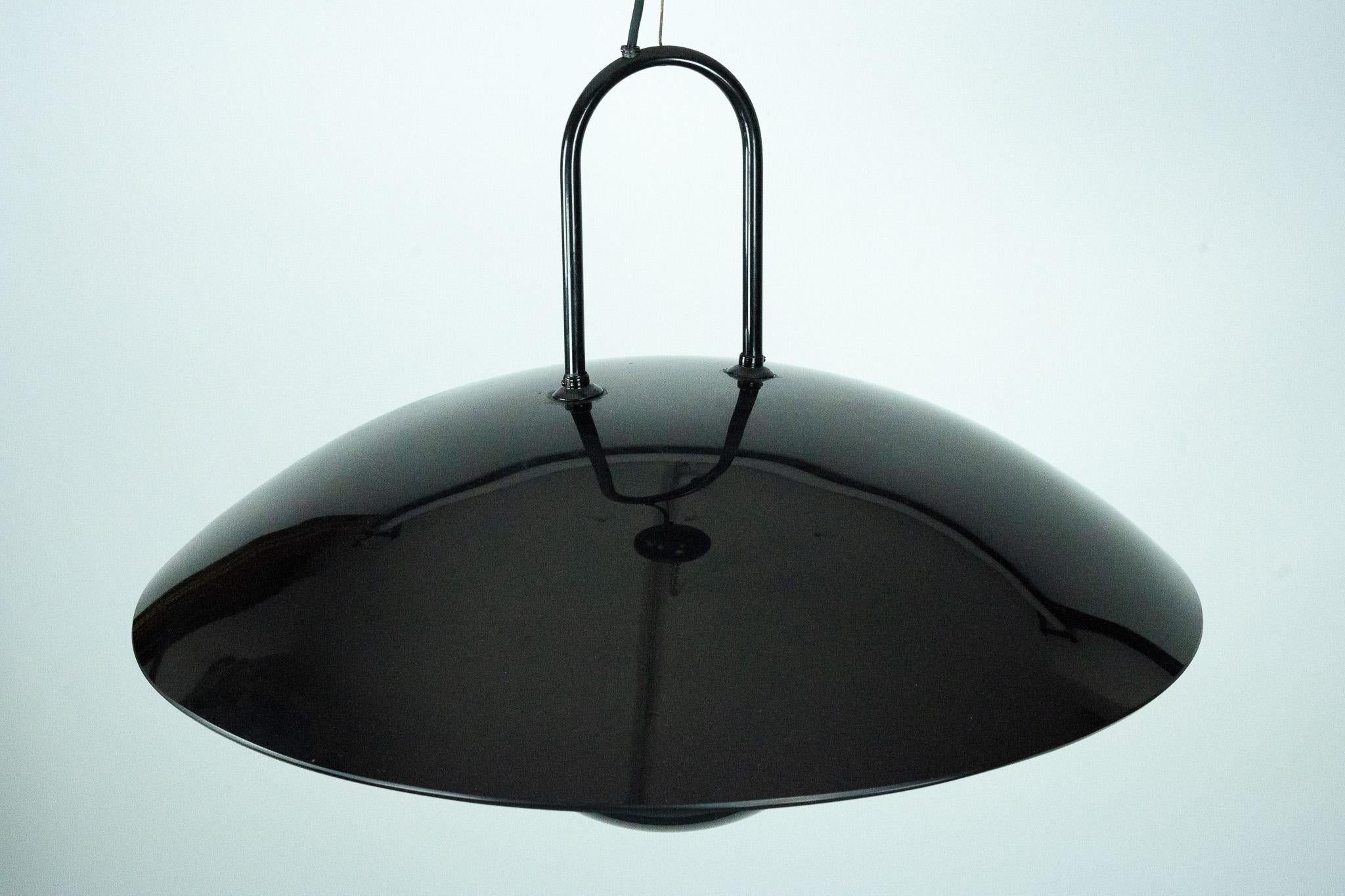 italien Vintage 1990s Black Pendant Lamp with Glass Top Shade. Italy en vente