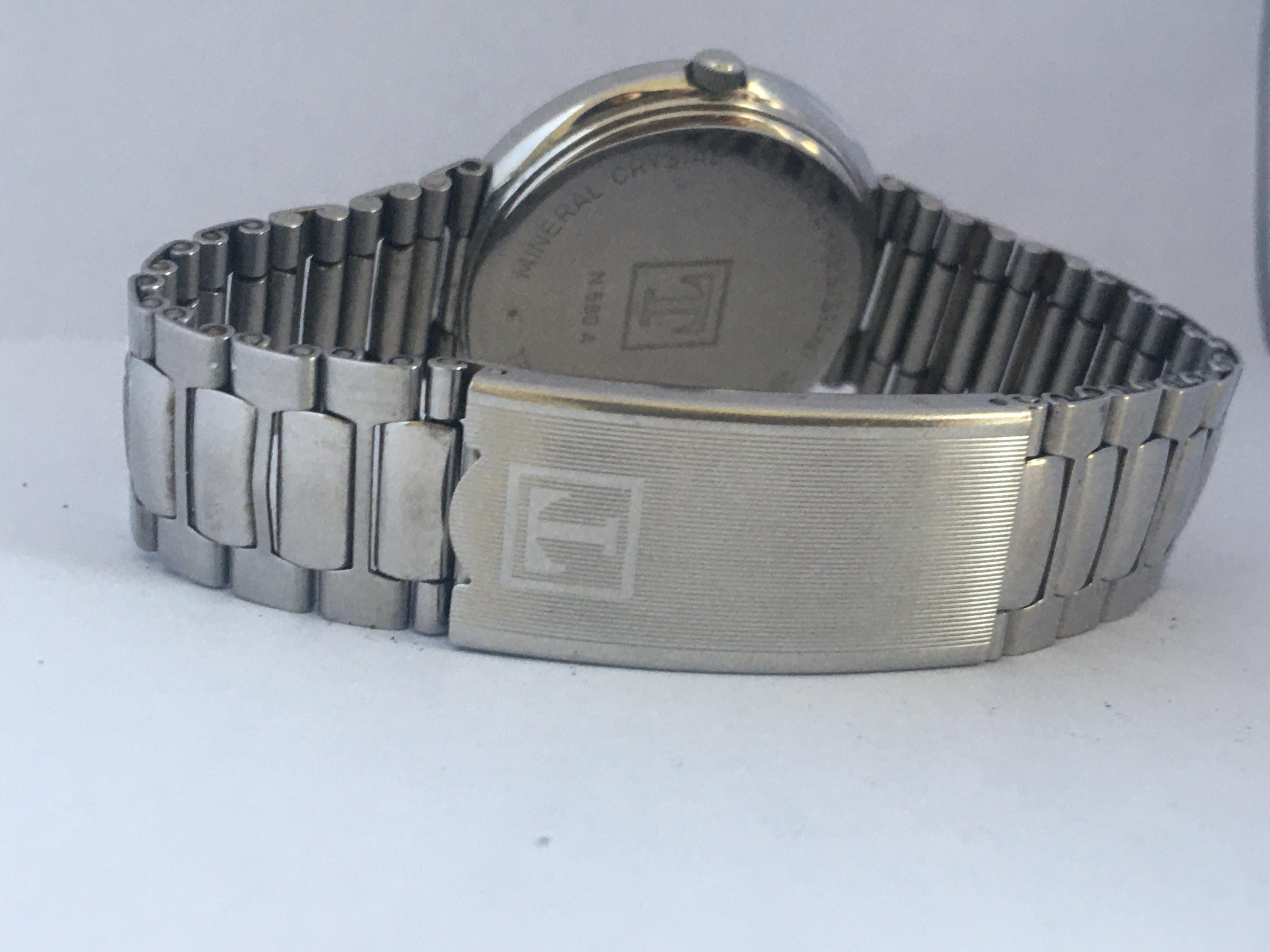 Women's or Men's Vintage 1990s Blue Dial Stainless Steel Battery Operated TISSOT Seastar Watch For Sale