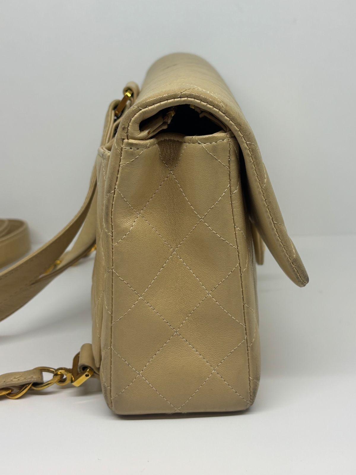 Vintage 1990s Chanel Beige Lambskin Quilted Medium Zip Flap Backpack For Sale 10