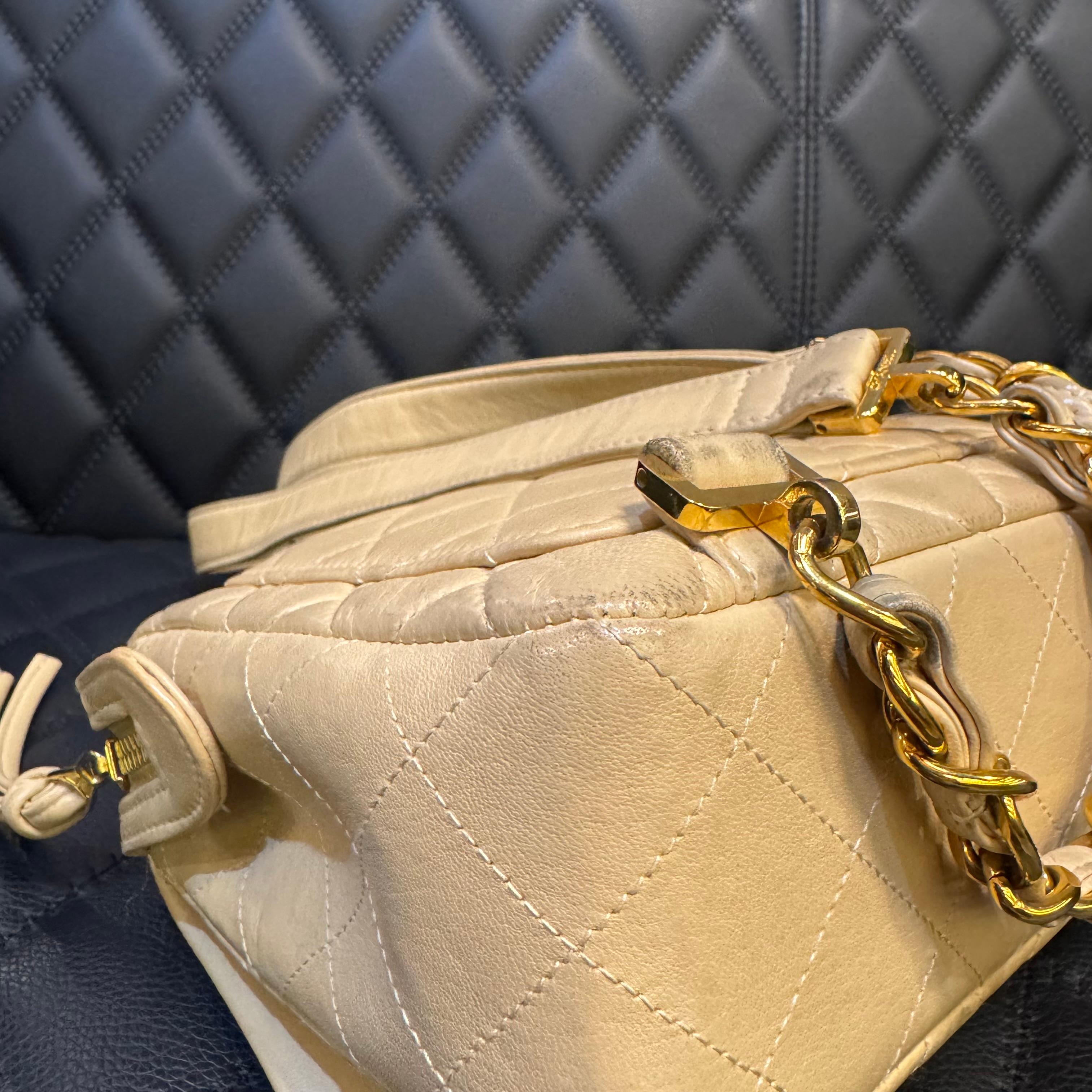 Vintage 1990s Chanel Beige Lambskin Quilted Medium Zip Flap Backpack For Sale 2