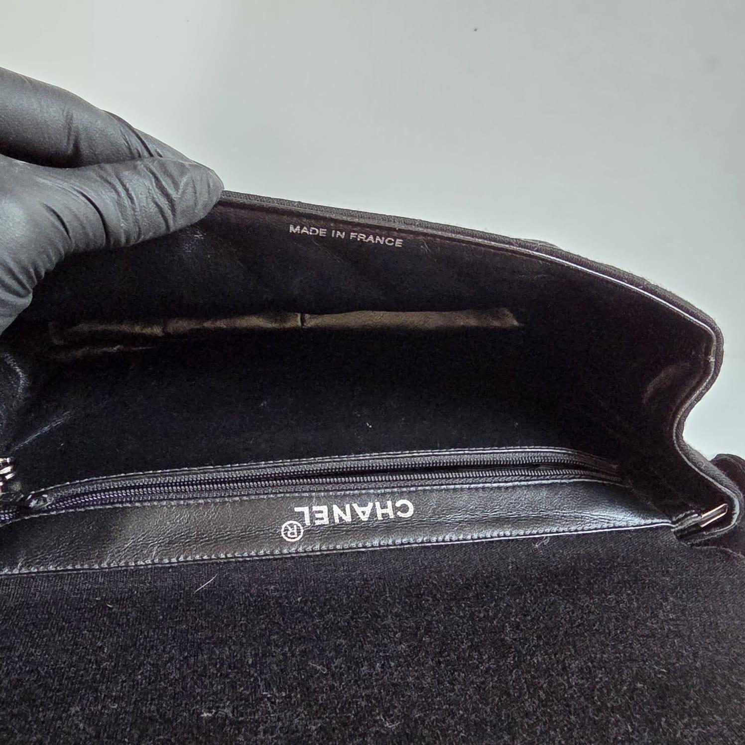 Vintage 1990 Chanel Noir Jersey Medium Double Face Top Handle Bag en vente 13