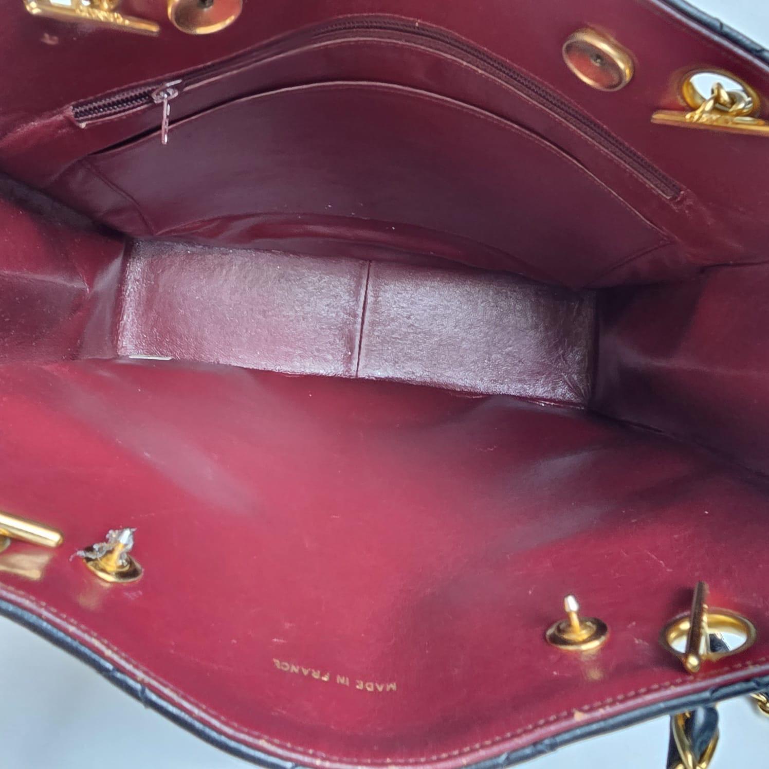 Vintage 1990 Chanel Fourre-tout en cuir d'agneau noir en vente 8