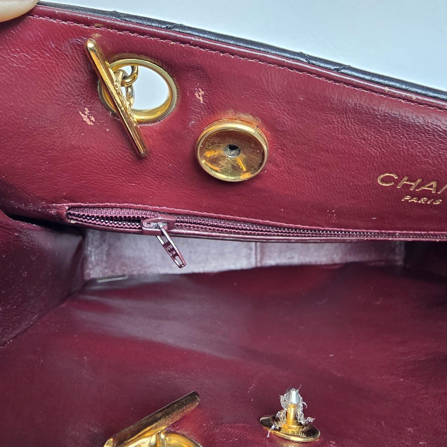 Vintage 1990 Chanel Fourre-tout en cuir d'agneau noir en vente 11