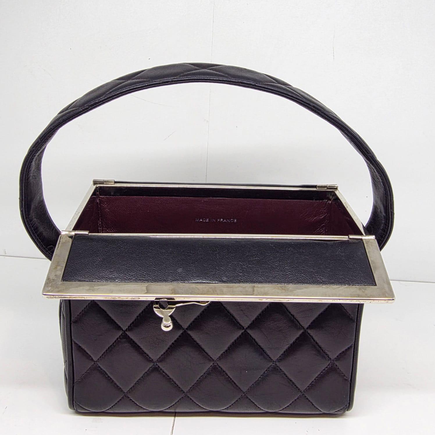 Noir Vintage 1990 Chanel Sac Vanity Box en cuir d'agneau noir en vente