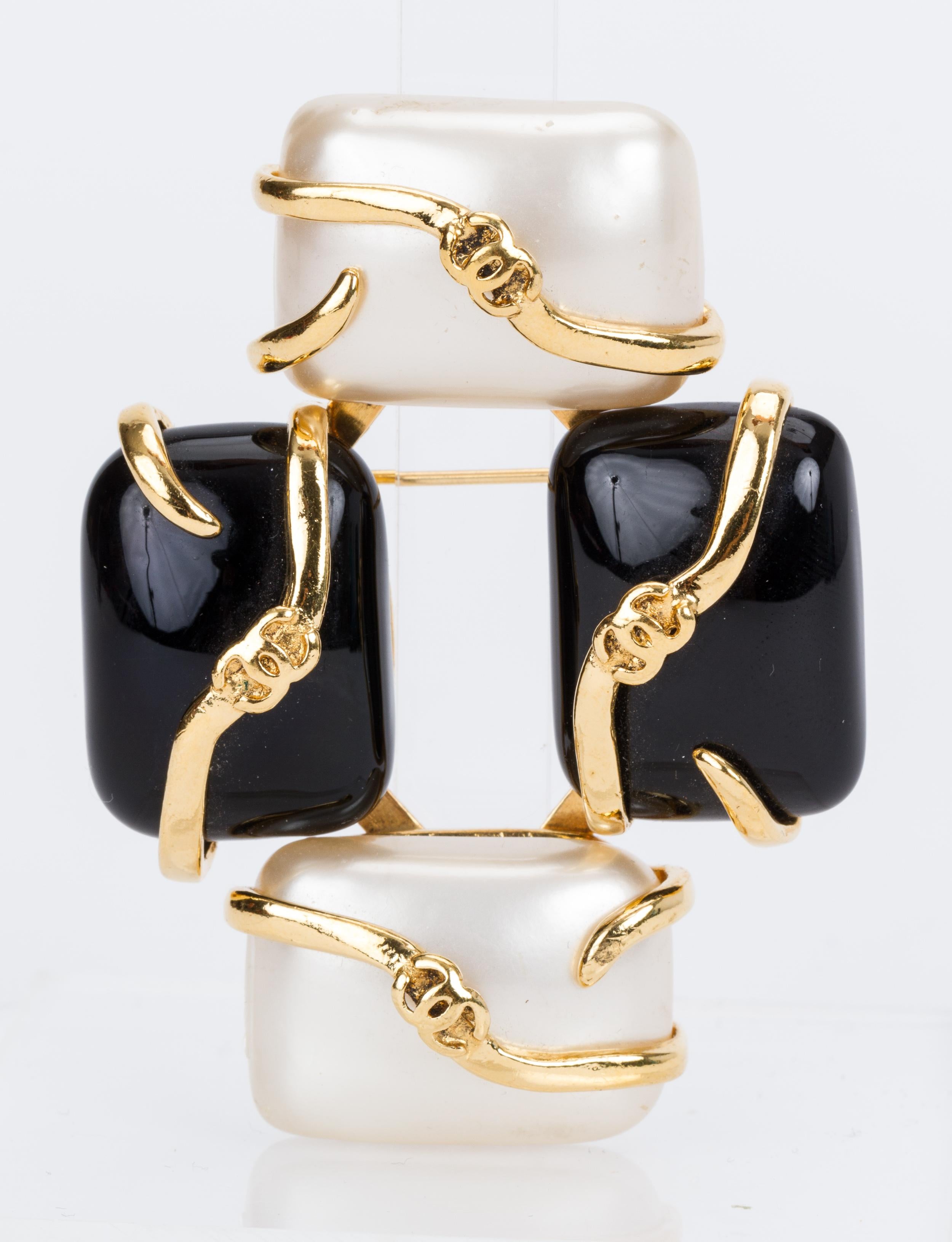 Vintage 1990's Chanel Black & Pearl Earrings Pin Set 2
