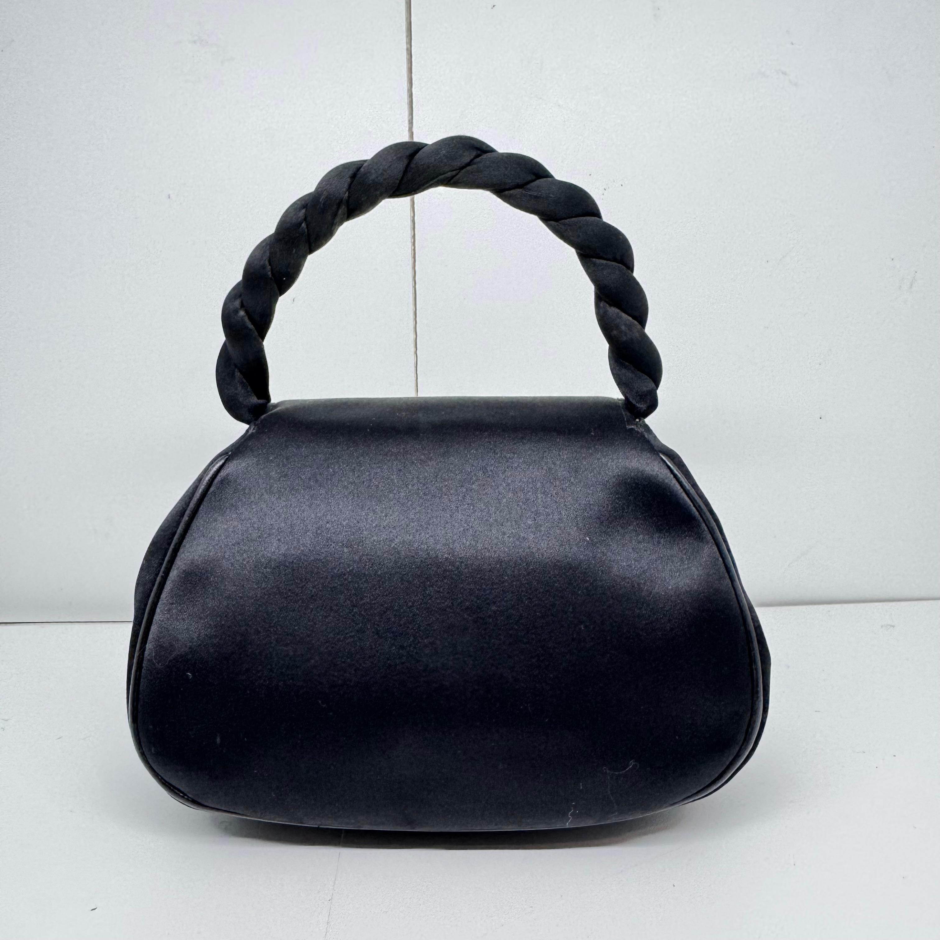 Vintage 1990 Chanel Mini sac à main en satin noir avec poignée tournante en vente 7