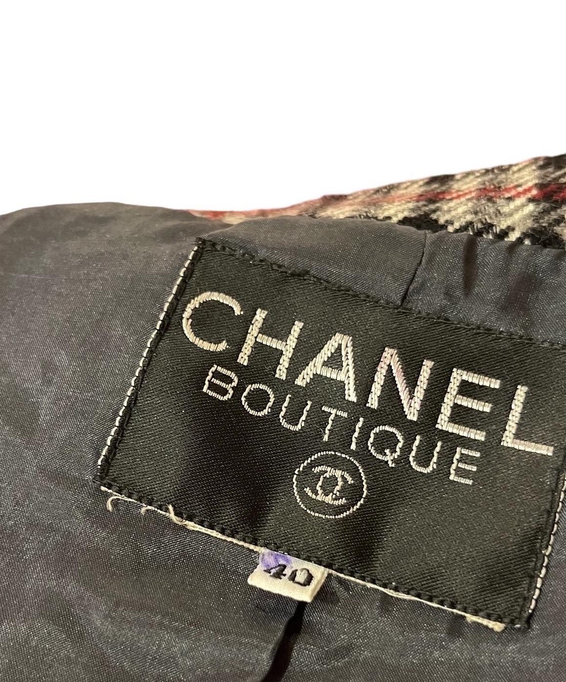 Vintage 1990's Chanel Boutique Gray Plaid Wool Suit Set  en vente 3