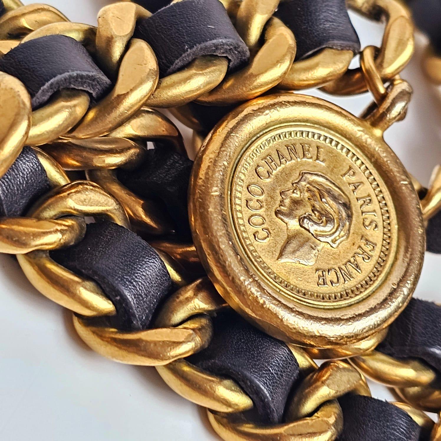 Vintage 1990s Chanel Chunky Chain Layered Belt In Good Condition For Sale In Jakarta, Daerah Khusus Ibukota Jakarta