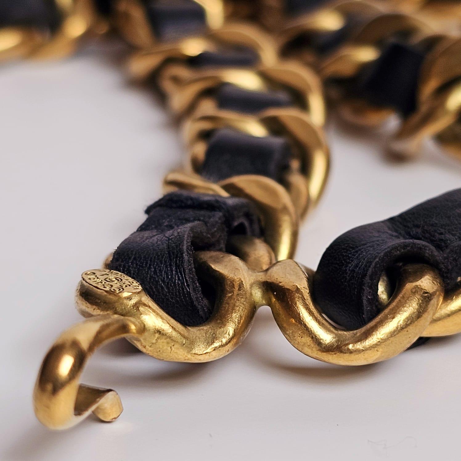 Vintage 1990s Chanel Chunky Chain Layered Belt For Sale 3