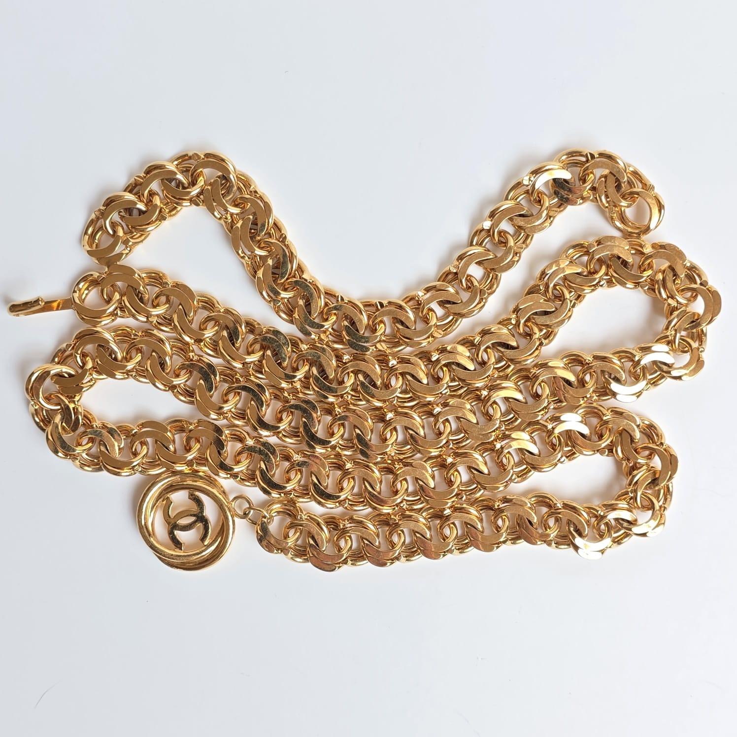 Cintura a strati con catena dorata Chanel vintage anni '90 in vendita 8